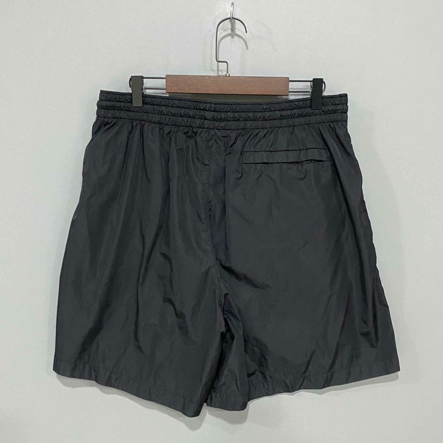 Louis Vuitton Louis Vuitton Retro Printed Shorts 36 Men Size US 36 / EU 52 - 2 Thumbnail