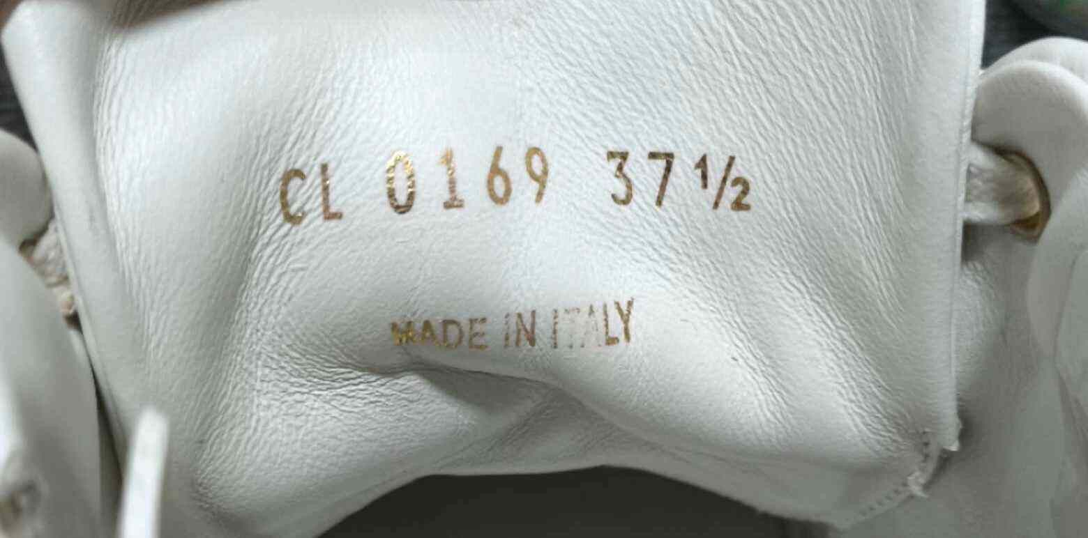 Louis Vuitton Louis Vuitton Retro White Hitop Sneakers us_6-5 Women Size US 6.5 / IT 36.5 - 7 Thumbnail
