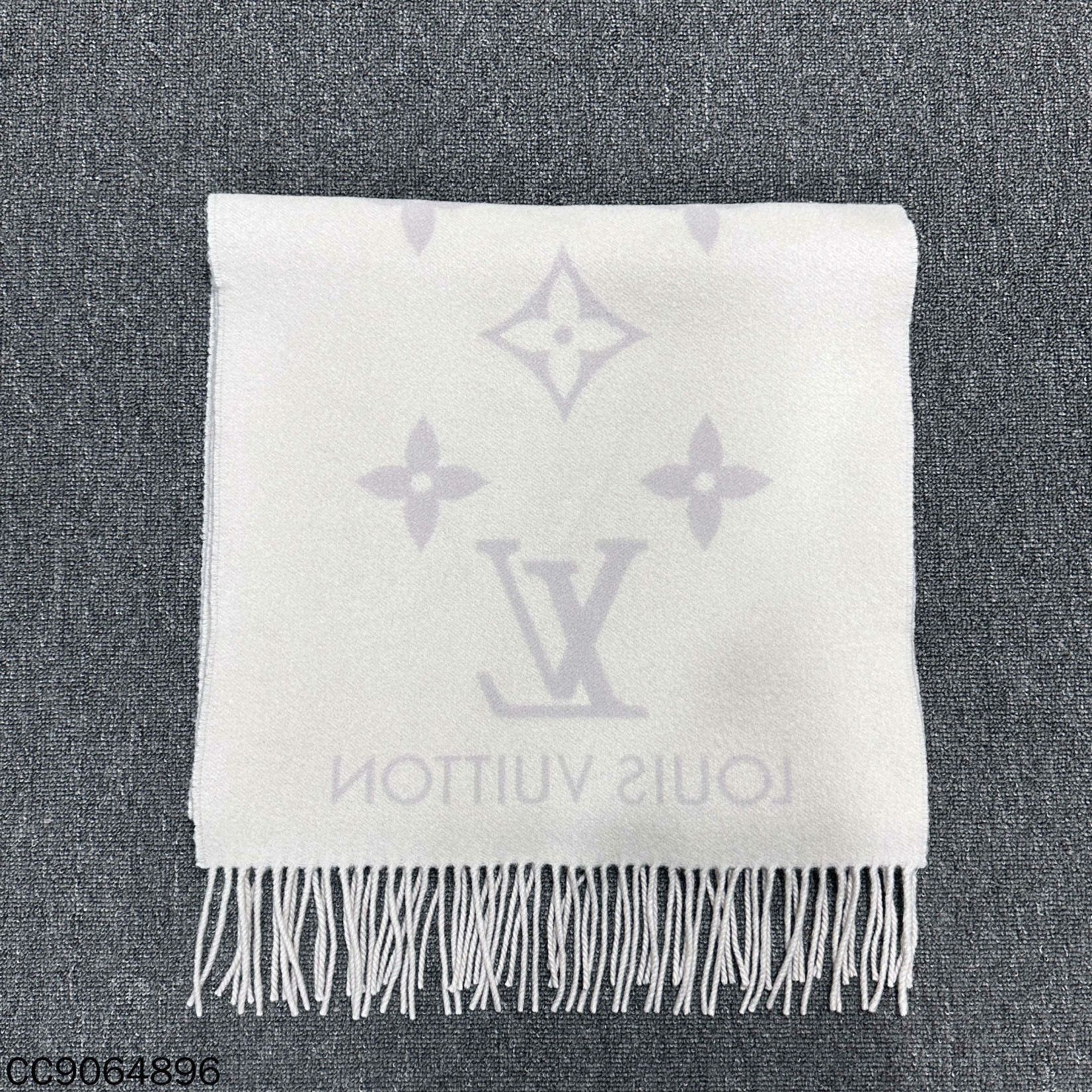 Louis Vuitton Louis Vuitton Gray Scarf one size Men Size ONE SIZE - 2 Thumbnail