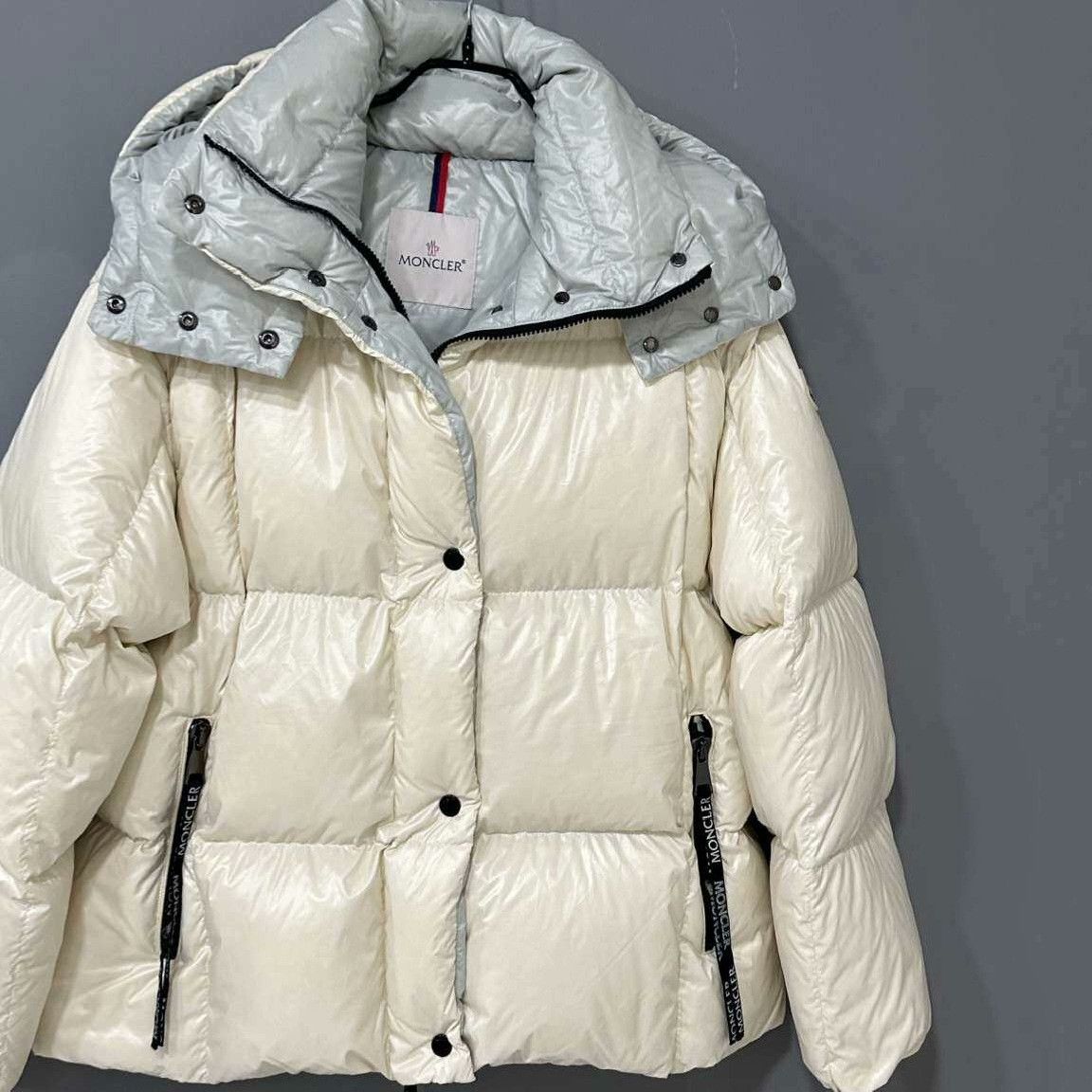 Moncler Moncler Down White Heavy Coat s Men Size US S / EU 44-46 / 1 - 2 Thumbnail