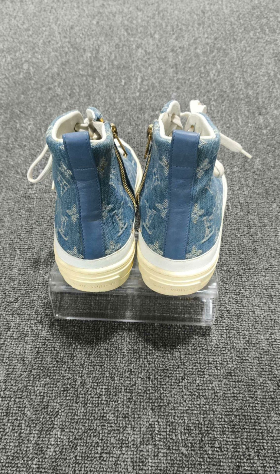 Louis Vuitton Louis Vuitton Retro Denim Lowtop Sneakers us_7-5 Women Size US 7.5 / IT 37.5 - 5 Thumbnail