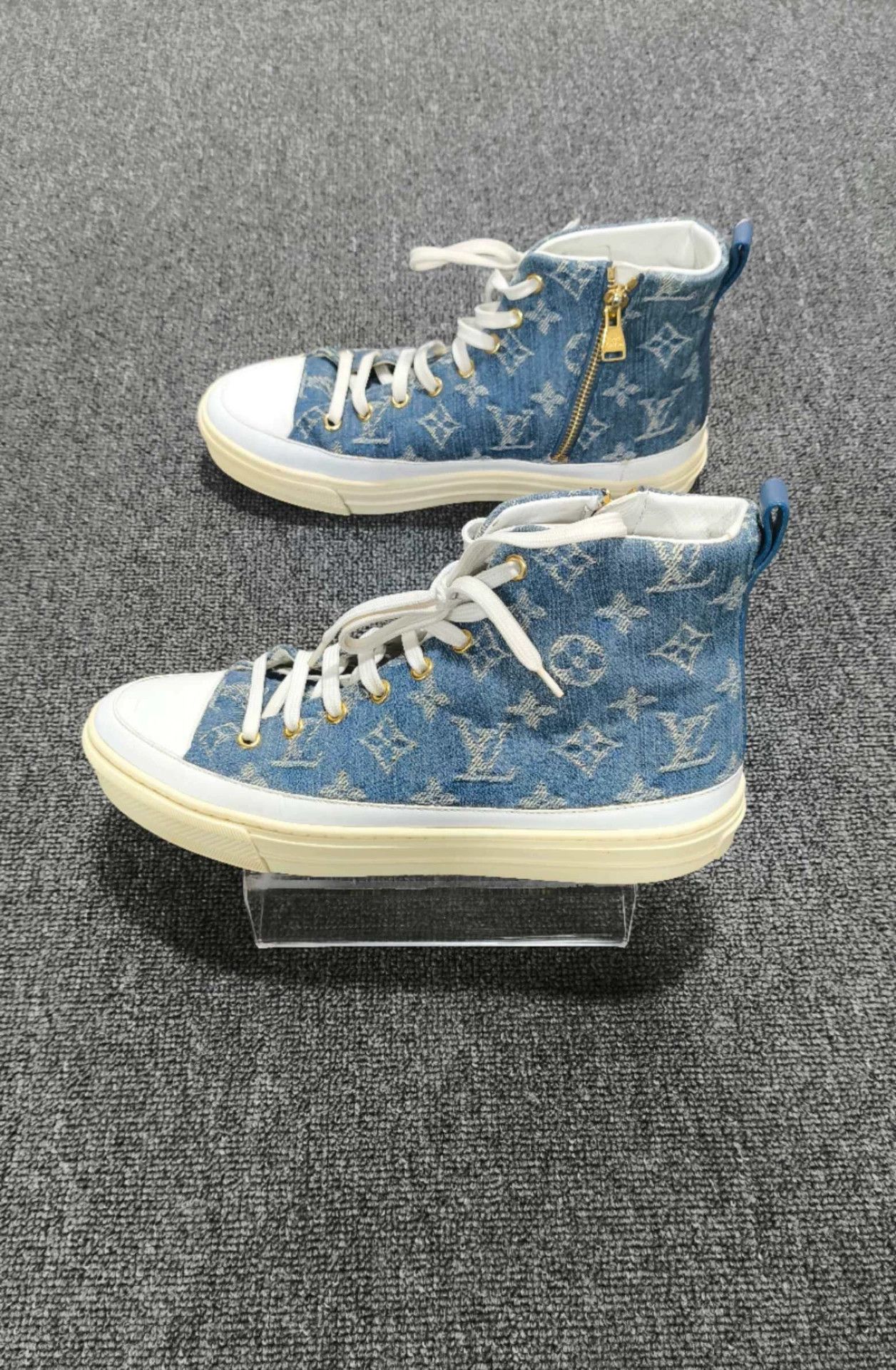 Louis Vuitton Louis Vuitton Retro Denim Lowtop Sneakers us_7-5 Women Size US 7.5 / IT 37.5 - 4 Thumbnail