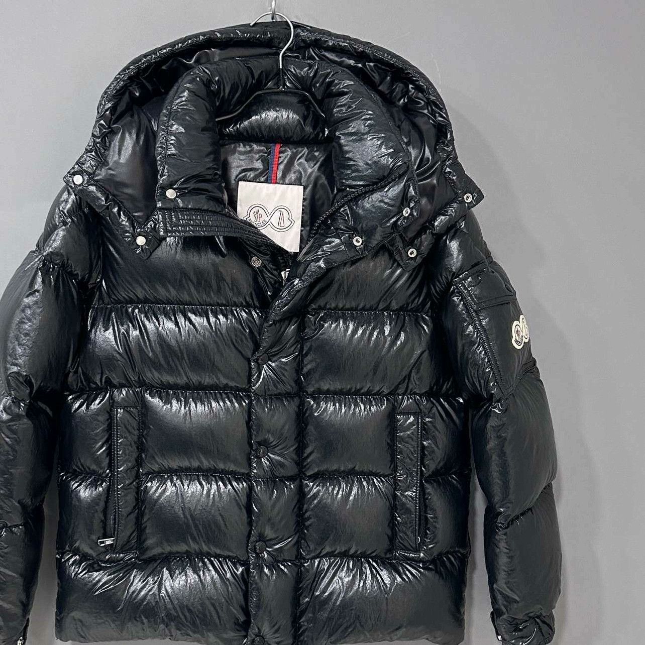 Moncler Moncler Limited Down Down Jacket it_38 Women Size XS / US 0-2 / IT 36-38 - 2 Thumbnail