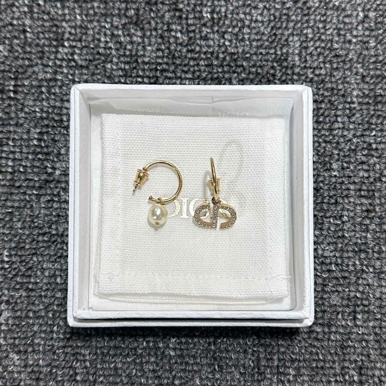 Dior Dior Gold Earrings OS Women Size ONE SIZE - 4 Thumbnail