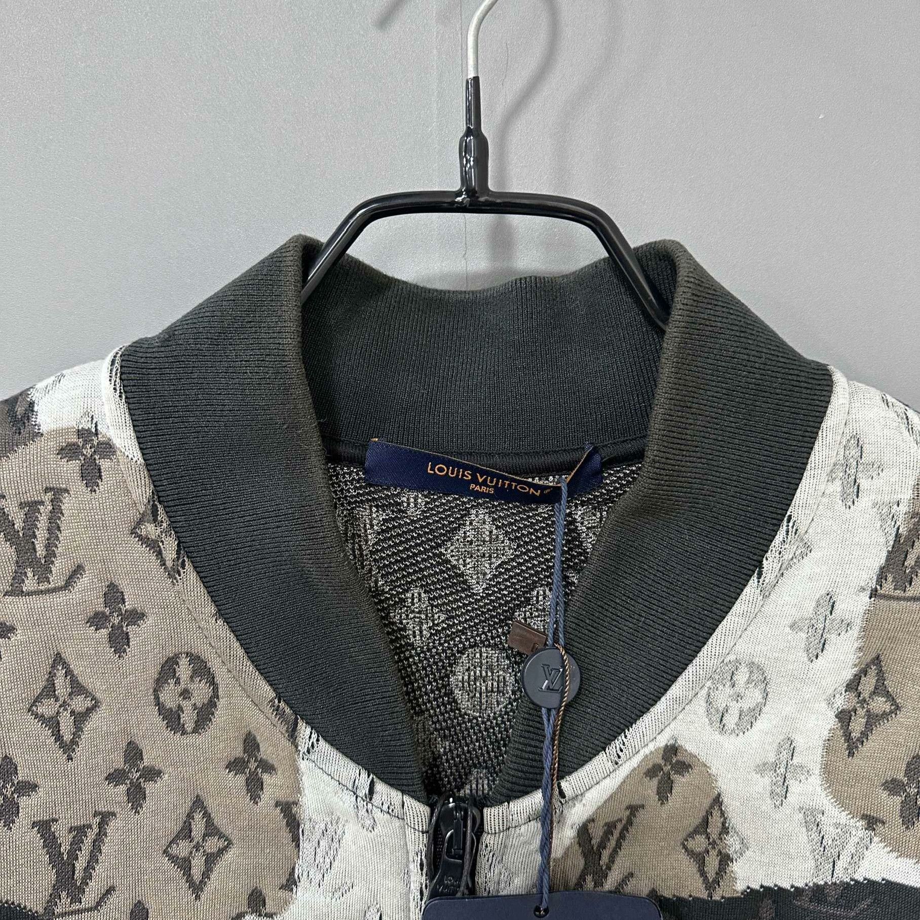 Louis Vuitton Louis Vuitton Light Jacket s Men Size US S / EU 44-46 / 1 - 6 Thumbnail