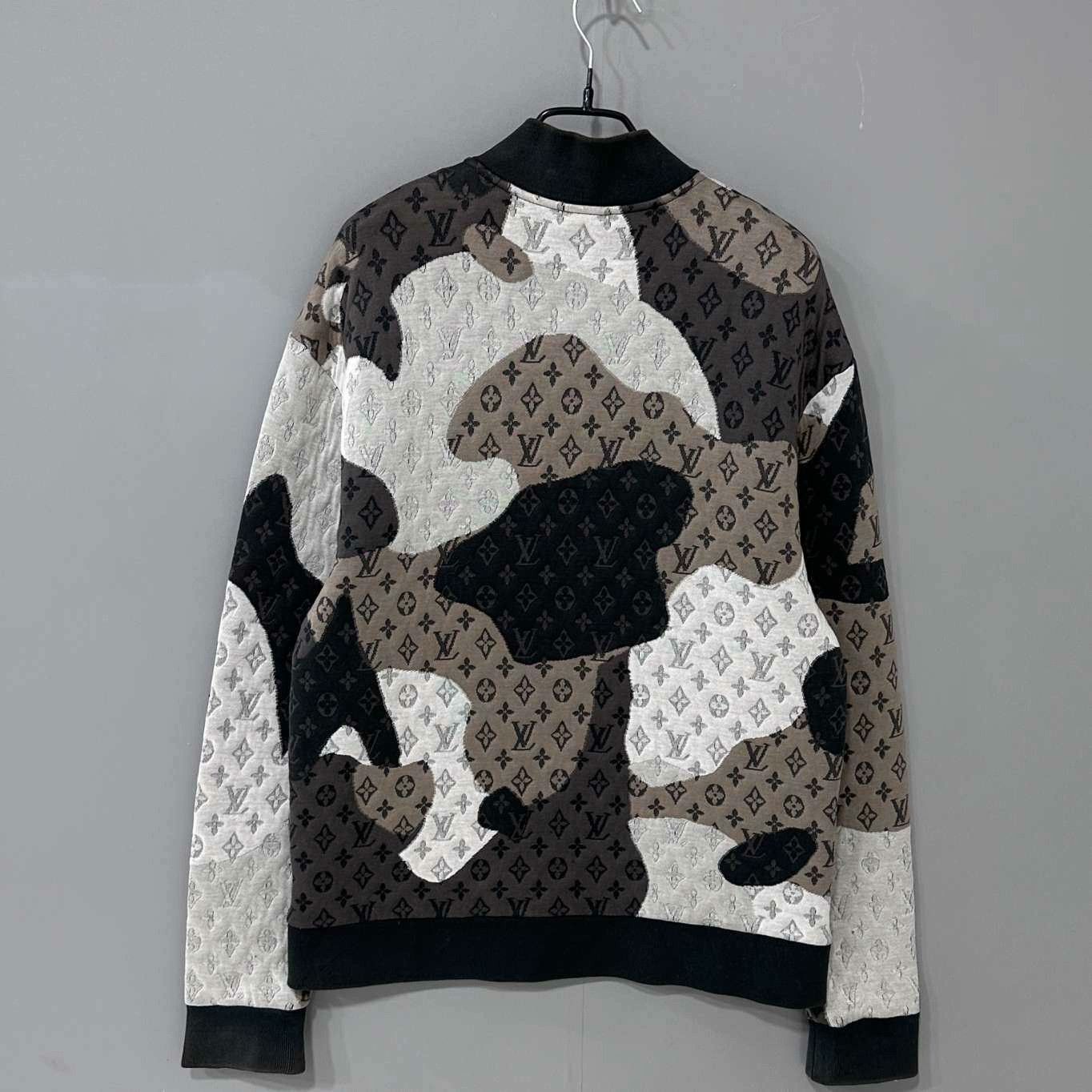 Louis Vuitton Louis Vuitton Light Jacket s Men Size US S / EU 44-46 / 1 - 3 Thumbnail