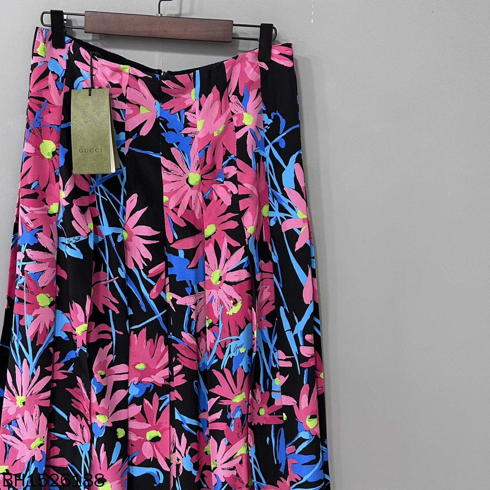 Gucci Gucci Silk Skirt 28 Women Size 28" / US 6 / IT 42 - 2 Thumbnail