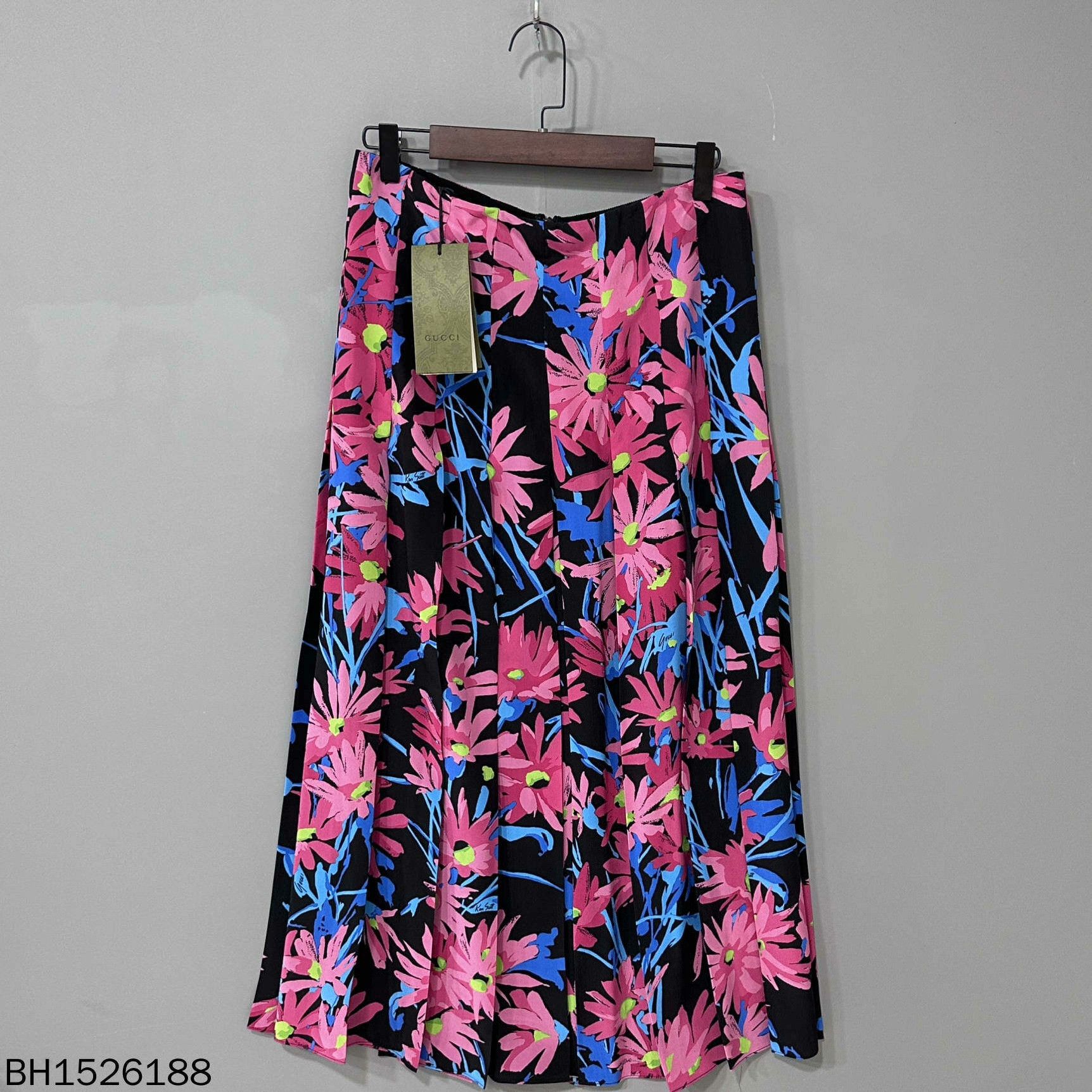 Gucci Gucci Silk Skirt 28 Women Size 28" / US 6 / IT 42 - 3 Thumbnail