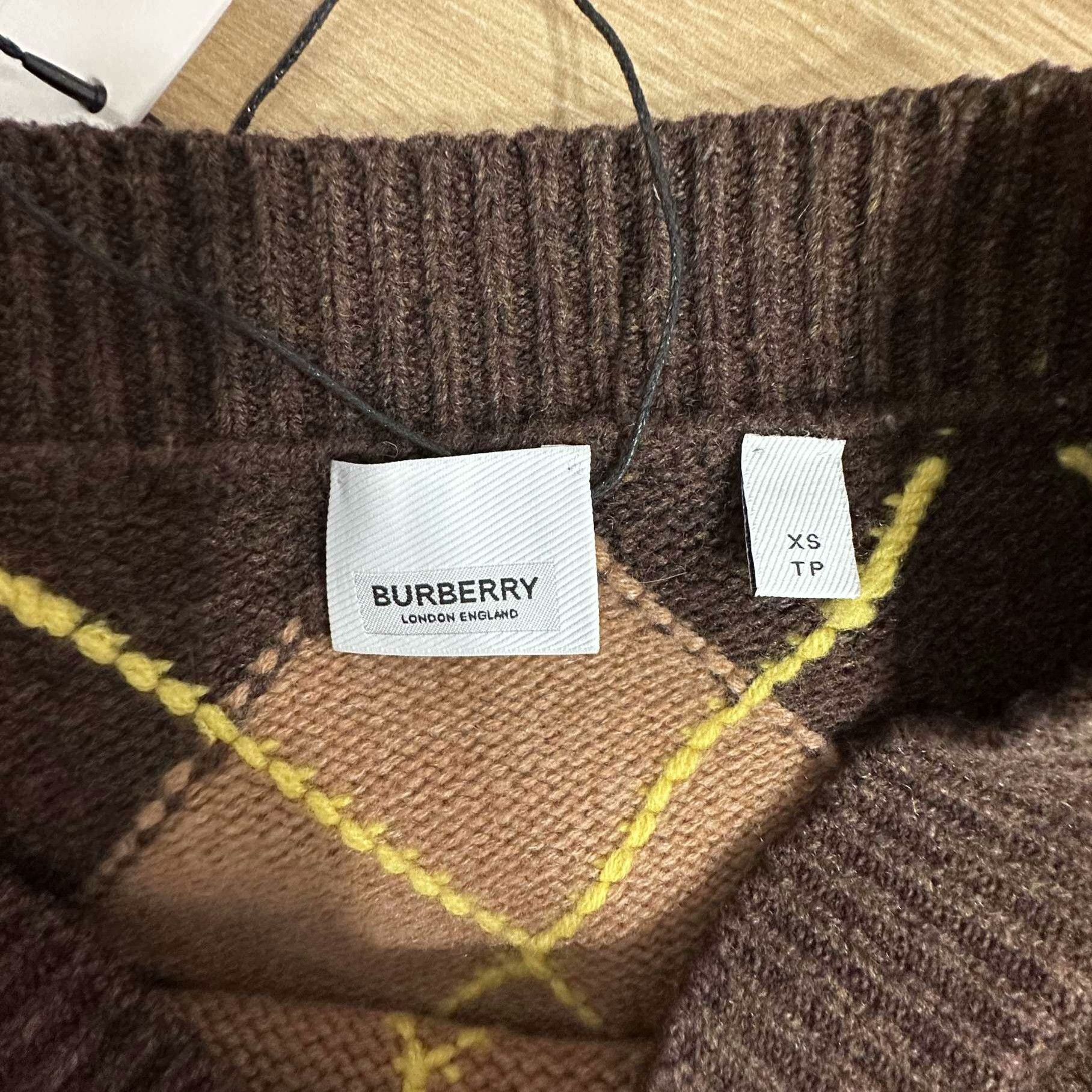 Burberry Burberry Knit Plaid Brown Skirt 24 Women Size 24" / US 00 / IT 34 - 4 Thumbnail