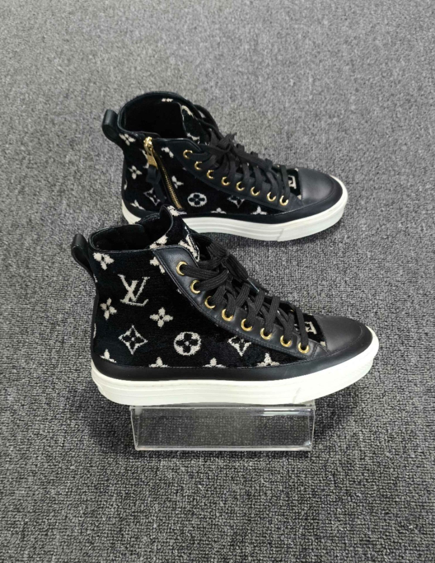 Louis Vuitton Louis Vuitton Hitop Sneakers us_5 Women Size US 5 / IT 35 - 4 Thumbnail