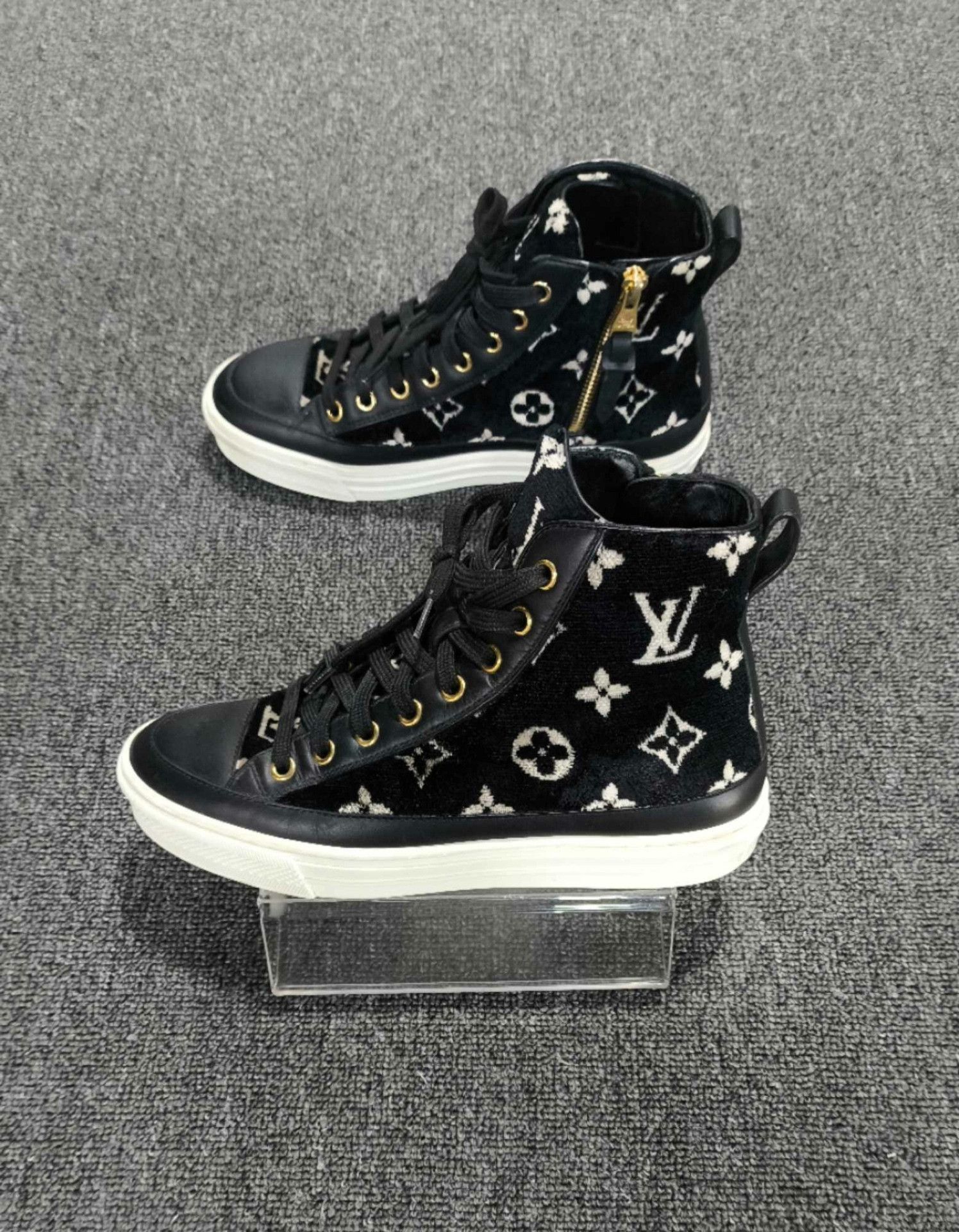 Louis Vuitton Louis Vuitton Hitop Sneakers us_5 Women Size US 5 / IT 35 - 3 Thumbnail