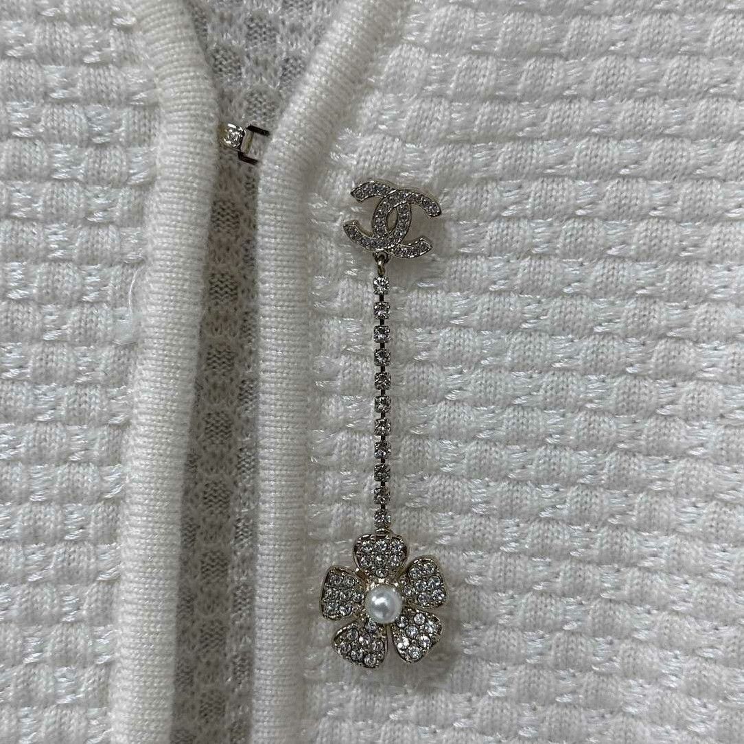 Chanel Chanel White Sweater S Women Size S / US 4 / IT 40 - 4 Thumbnail