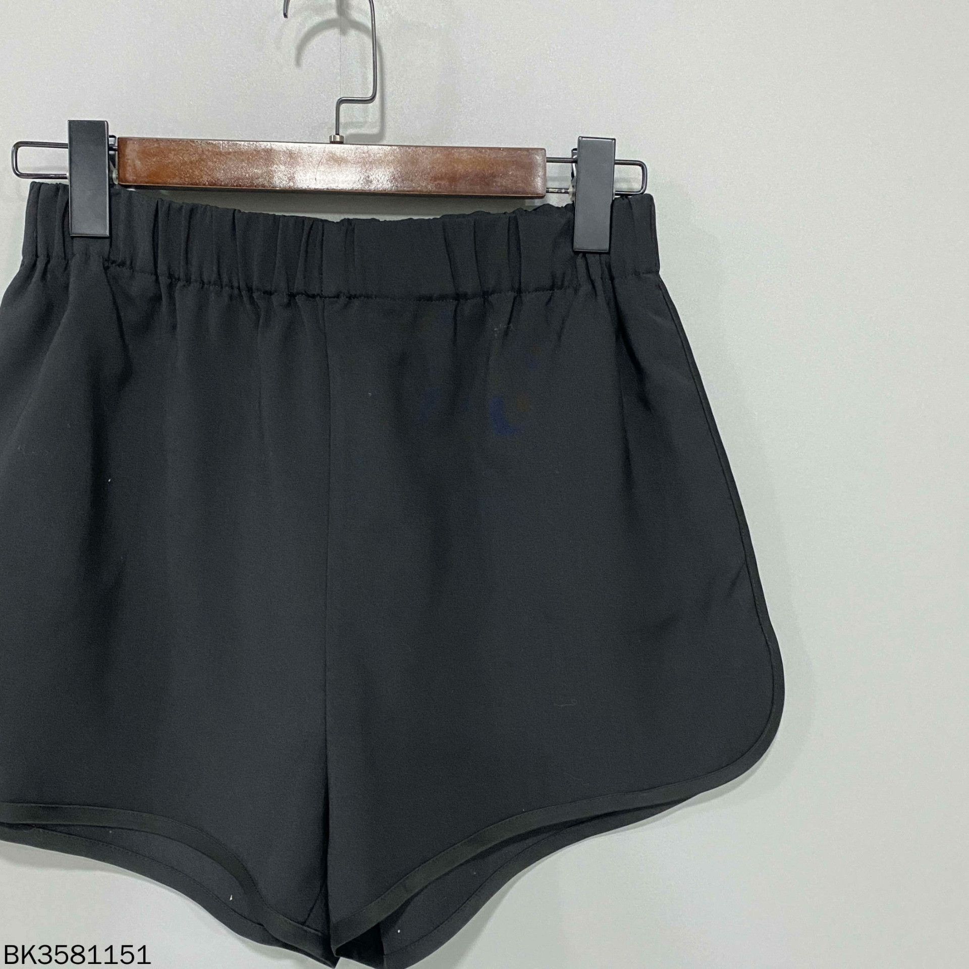 Loewe Loewe Casual Black Shorts 30 Men Size US 30 / EU 46 - 2 Thumbnail
