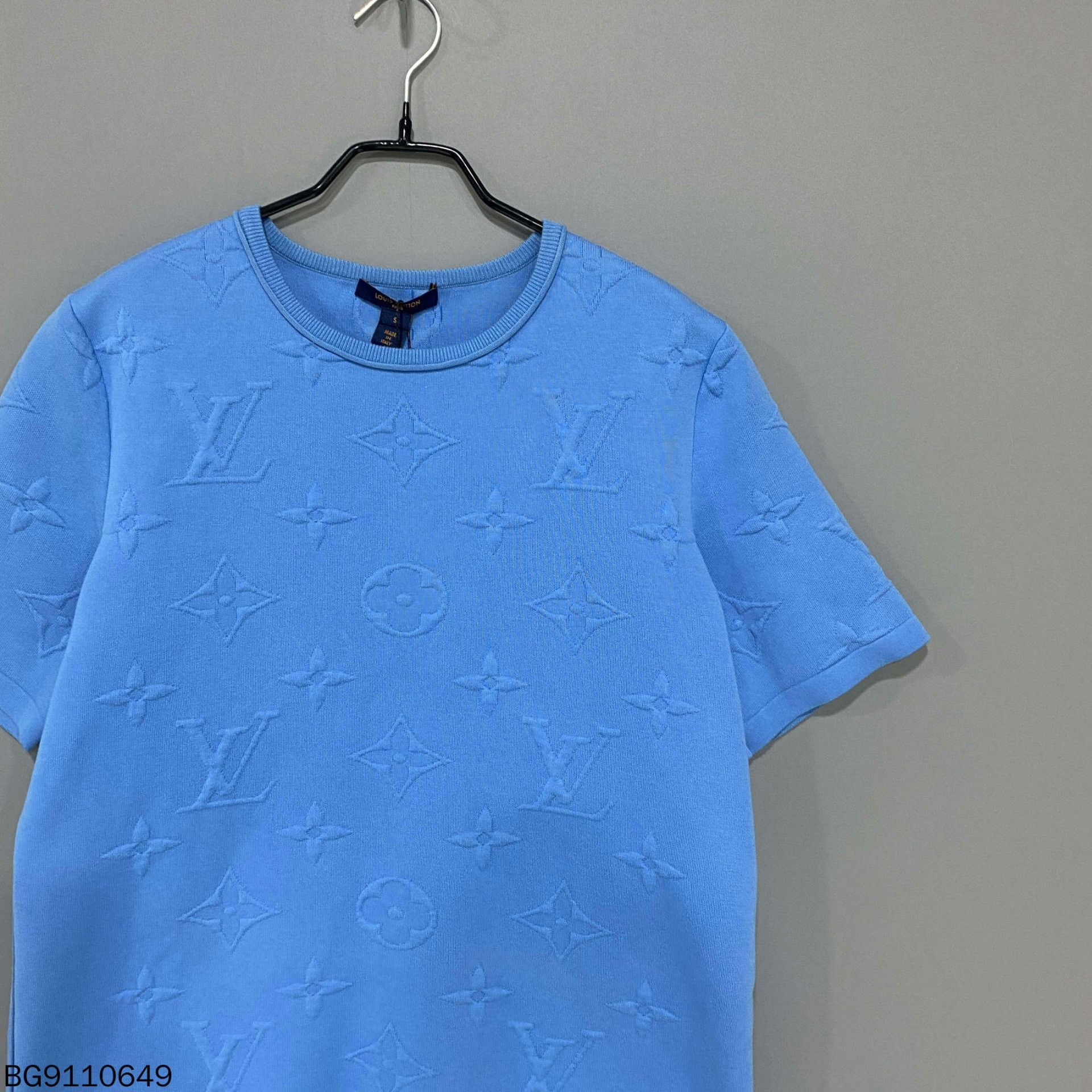 Louis Vuitton Louis Vuitton Retro T-Shirt S Women Size S / US 4 / IT 40 - 2 Thumbnail