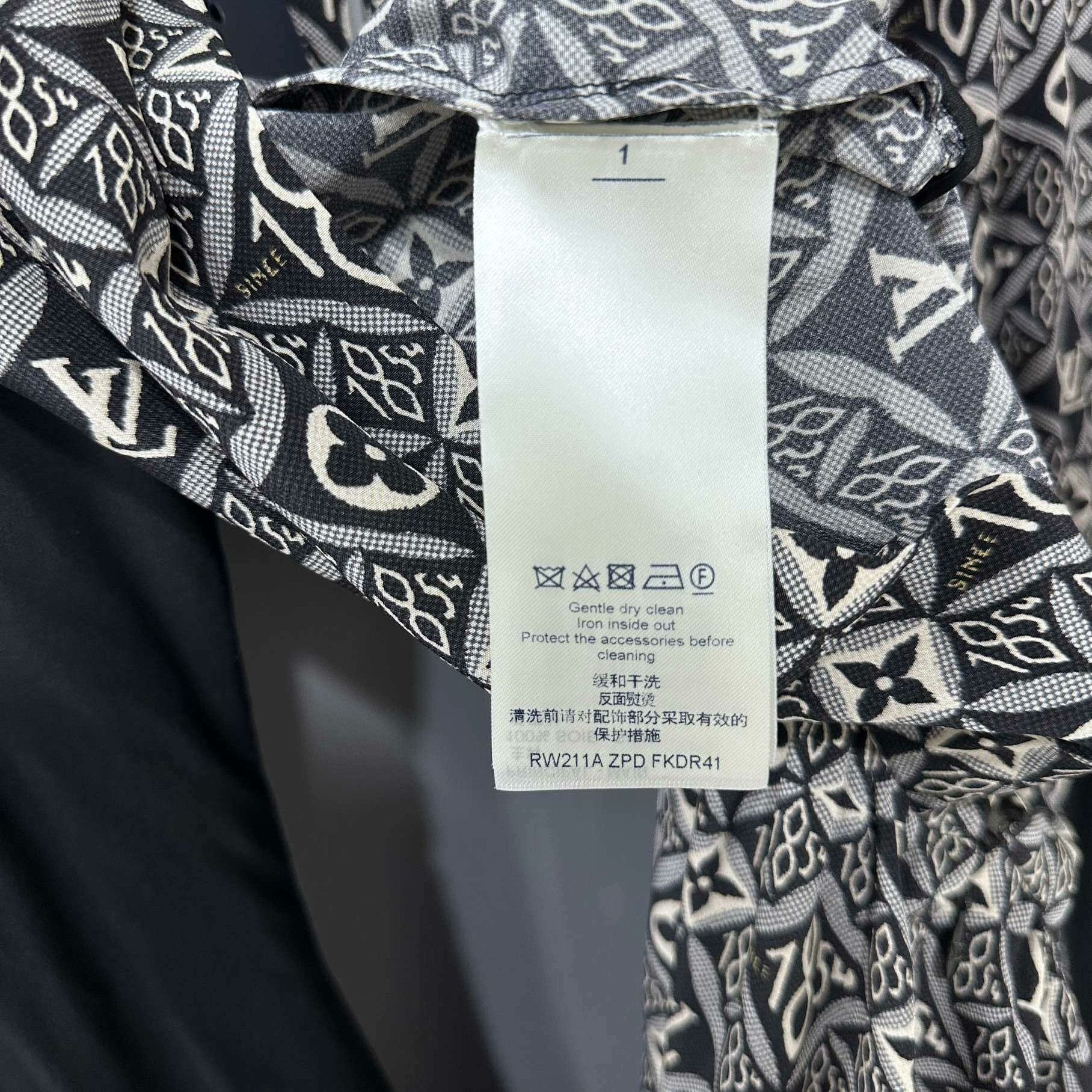 Louis Vuitton Louis Vuitton Silk T-Shirt L Women Size L / US 10 / IT 46 - 5 Thumbnail
