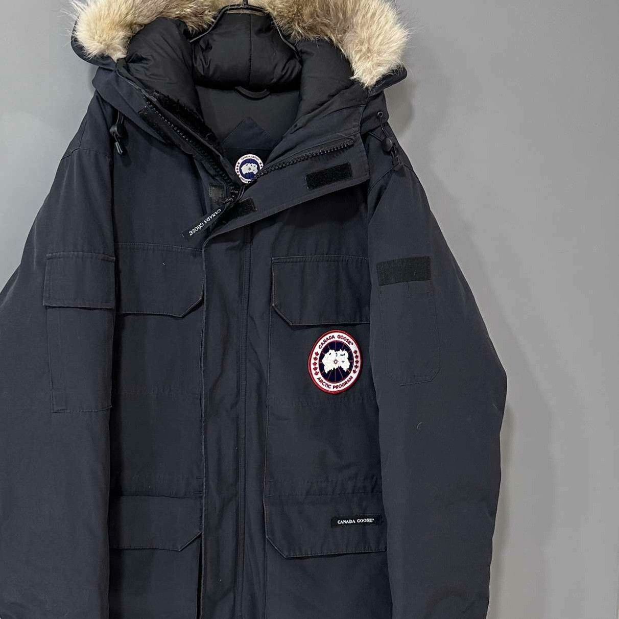 Canada Goose Canada Goose Down White Heavy Coat m Men Size US M / EU 48-50 / 2 - 2 Thumbnail