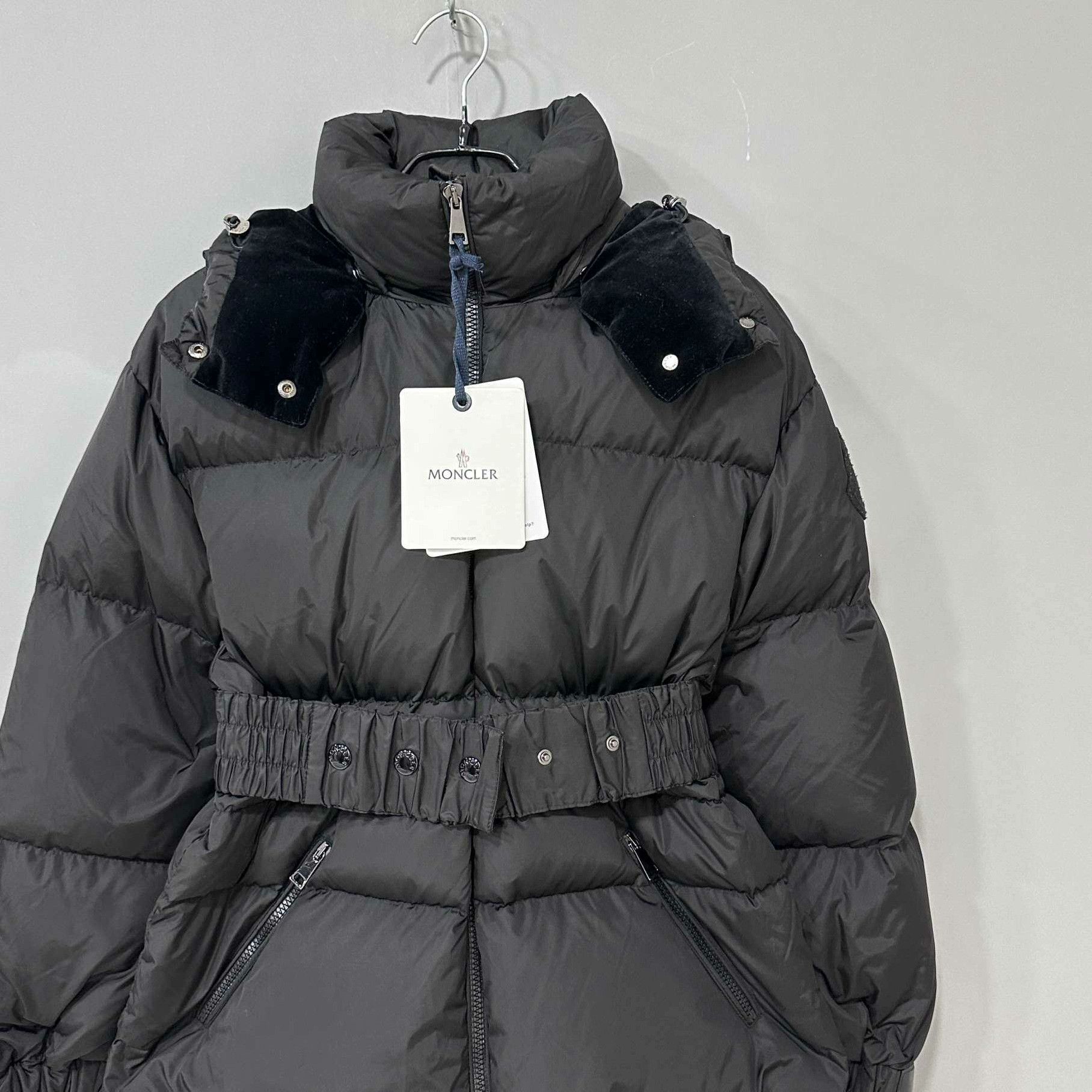 Moncler Moncler Retro Down Black Down Jacket XS Women Size XS / US 0-2 / IT 36-38 - 2 Thumbnail
