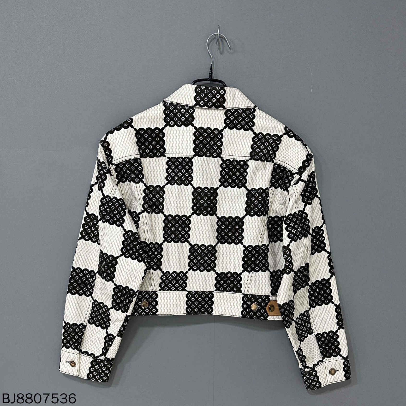 Louis Vuitton Louis Vuitton Denim Jacket 40 Women Size M / US 6-8 / IT 42-44 - 3 Thumbnail