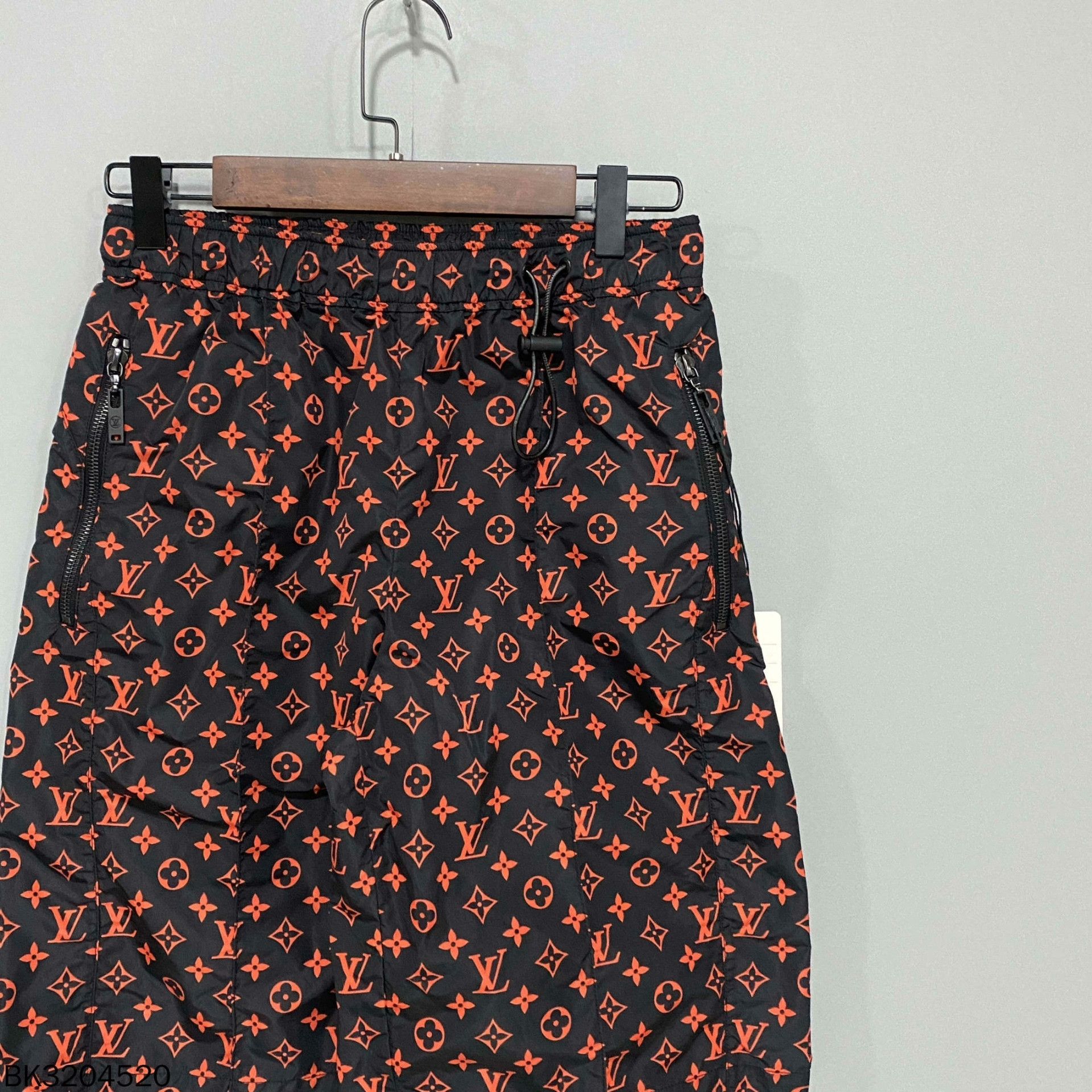 Louis Vuitton Louis Vuitton Black Casual Pants 28 Men Size US 28 / EU 44 - 2 Thumbnail