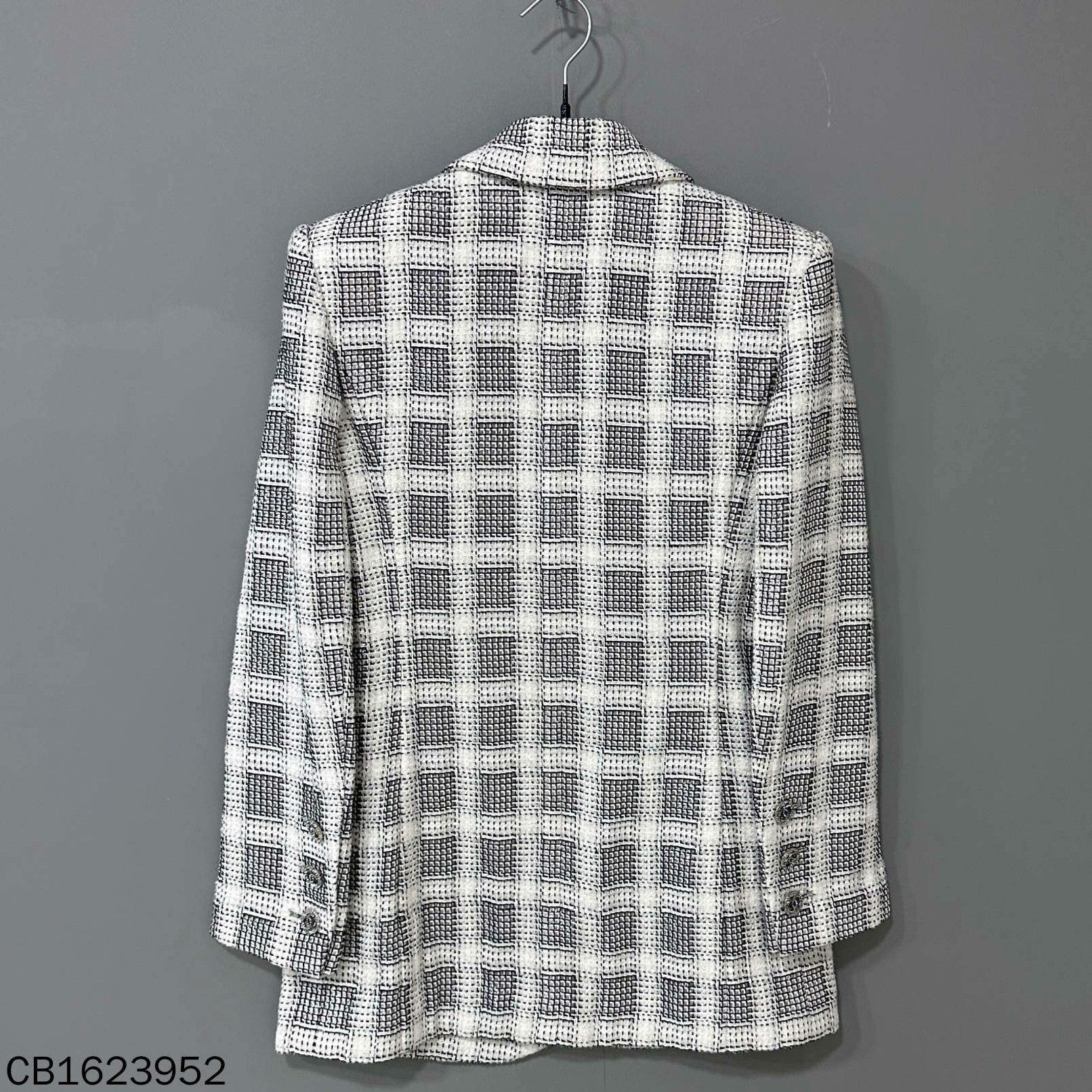 Chanel Chanel Plaid Yellow Jacket M Women Size M / US 6-8 / IT 42-44 - 3 Thumbnail
