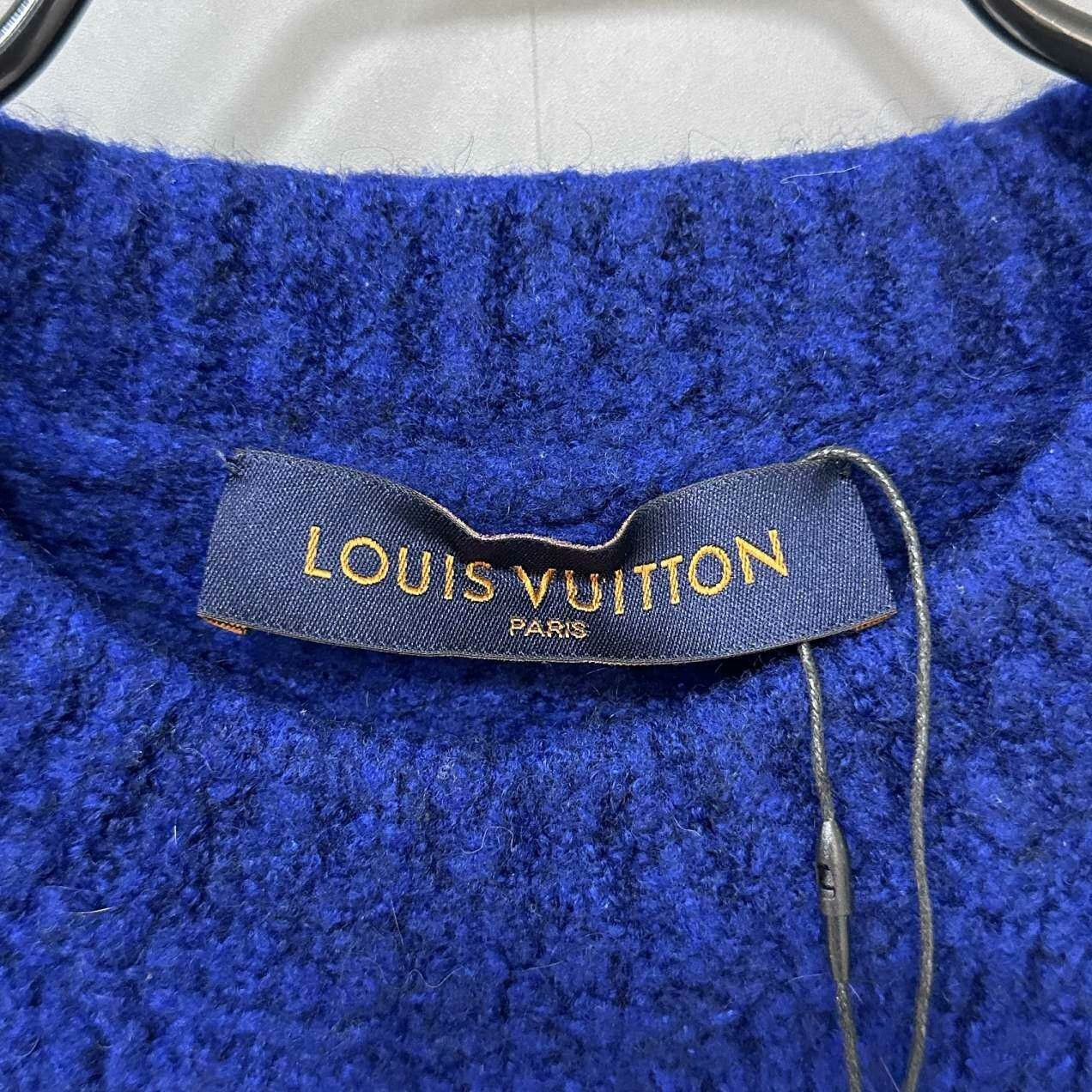 Louis Vuitton Louis Vuitton Retro Blue Sweater S Women Size S / US 4 / IT 40 - 5 Thumbnail