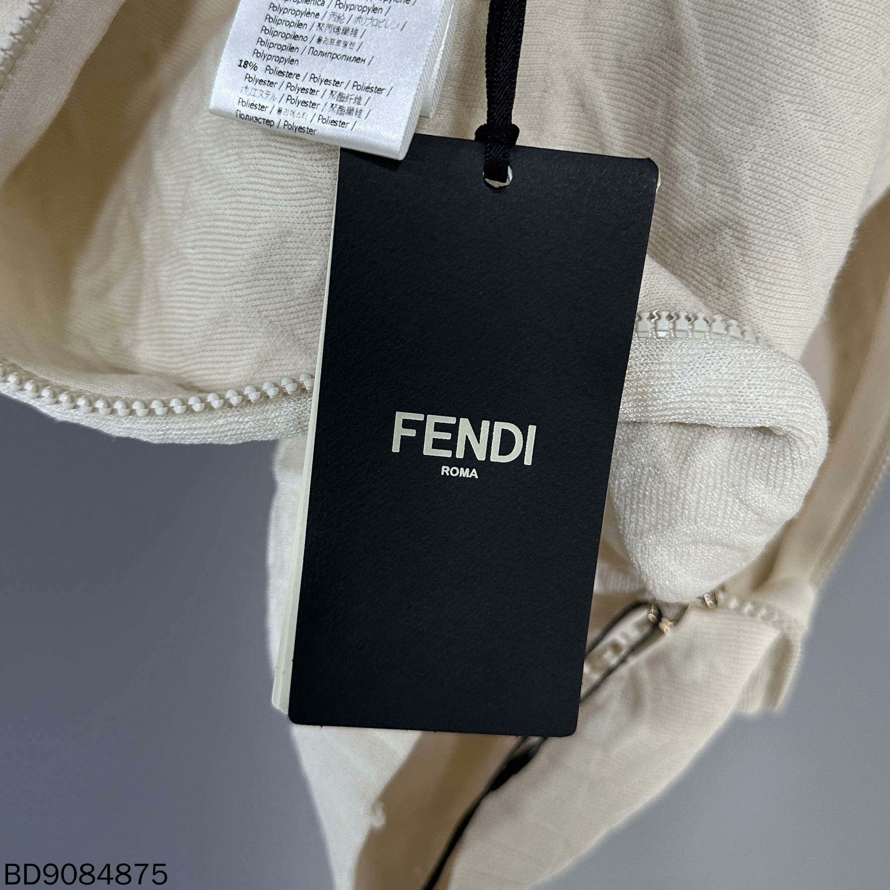 Fendi Fendi Retro T-Shirt M Women Size M / US 6-8 / IT 42-44 - 5 Thumbnail