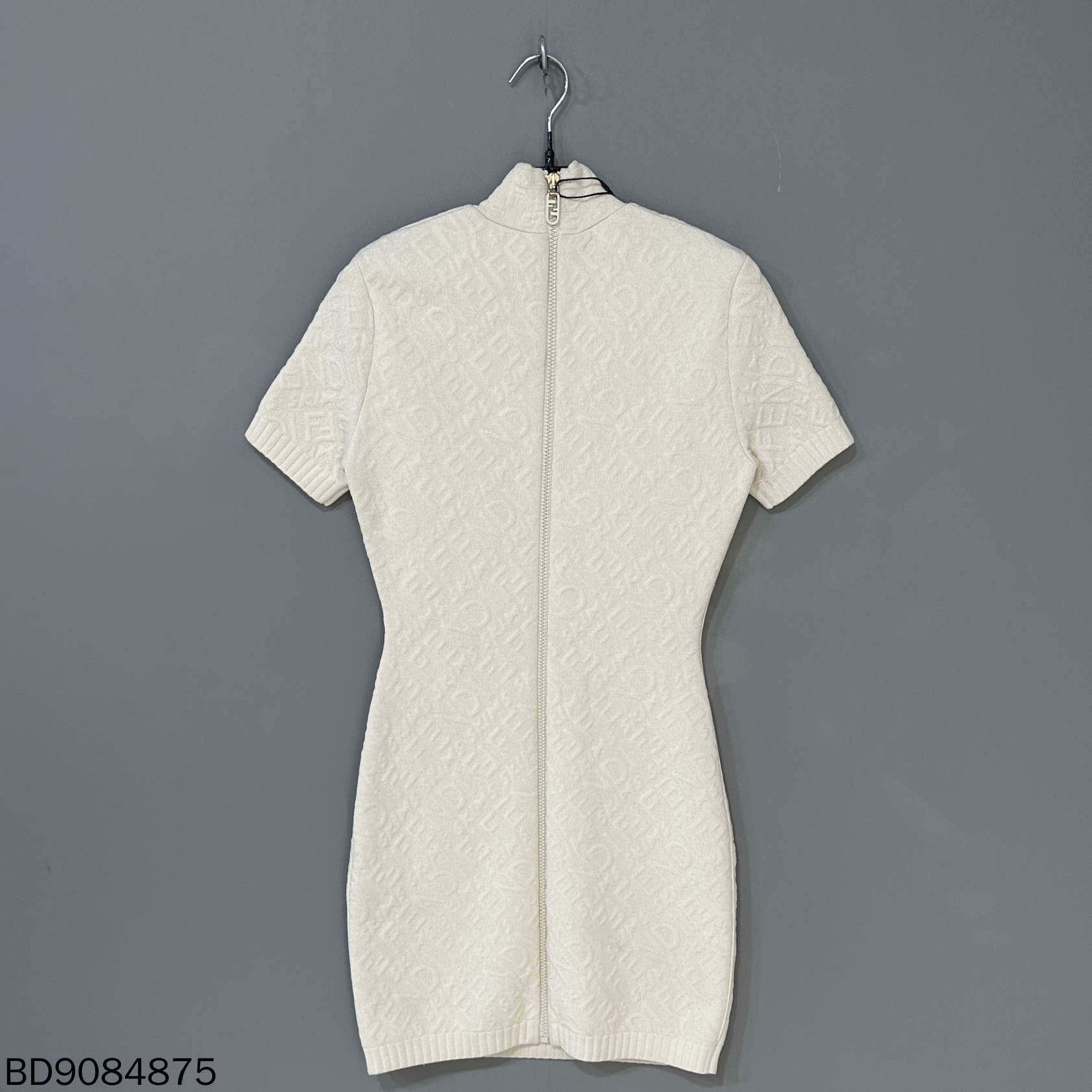 Fendi Fendi Retro T-Shirt M Women Size M / US 6-8 / IT 42-44 - 3 Thumbnail