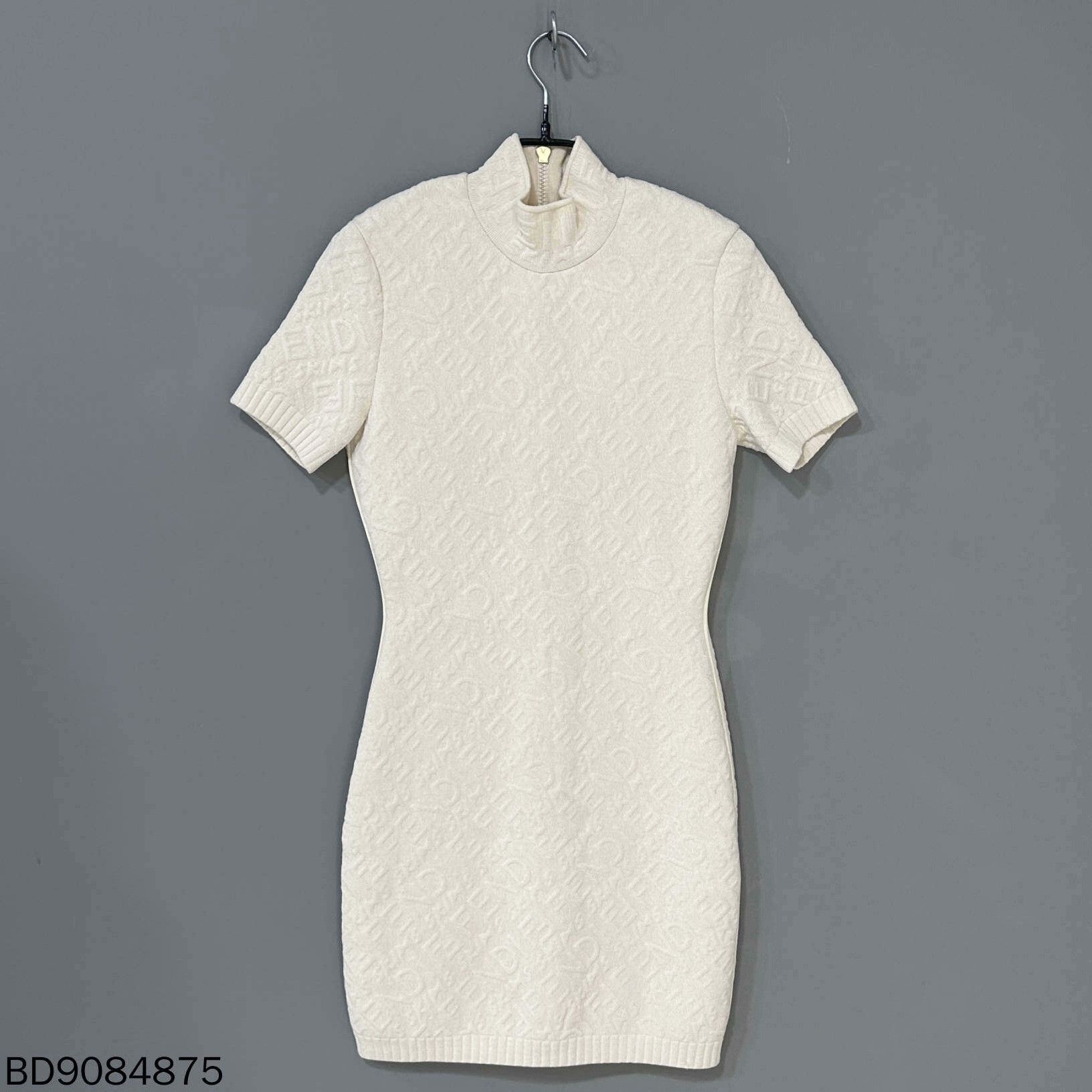 Fendi Fendi Retro T-Shirt M Women Size M / US 6-8 / IT 42-44 - 2 Thumbnail