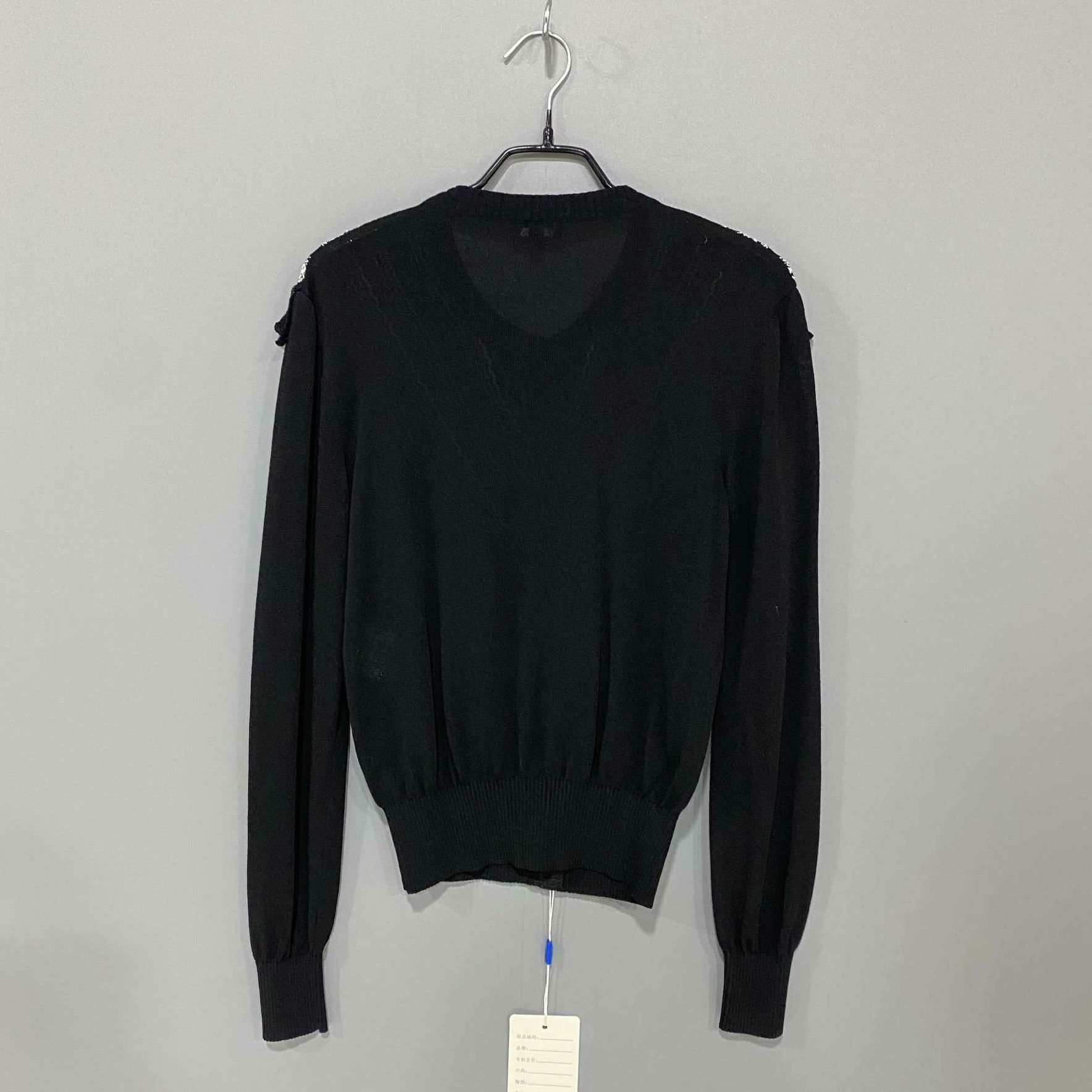 Chanel Chanel Sweater XS Women Size XS / US 0-2 / IT 36-38 - 3 Thumbnail