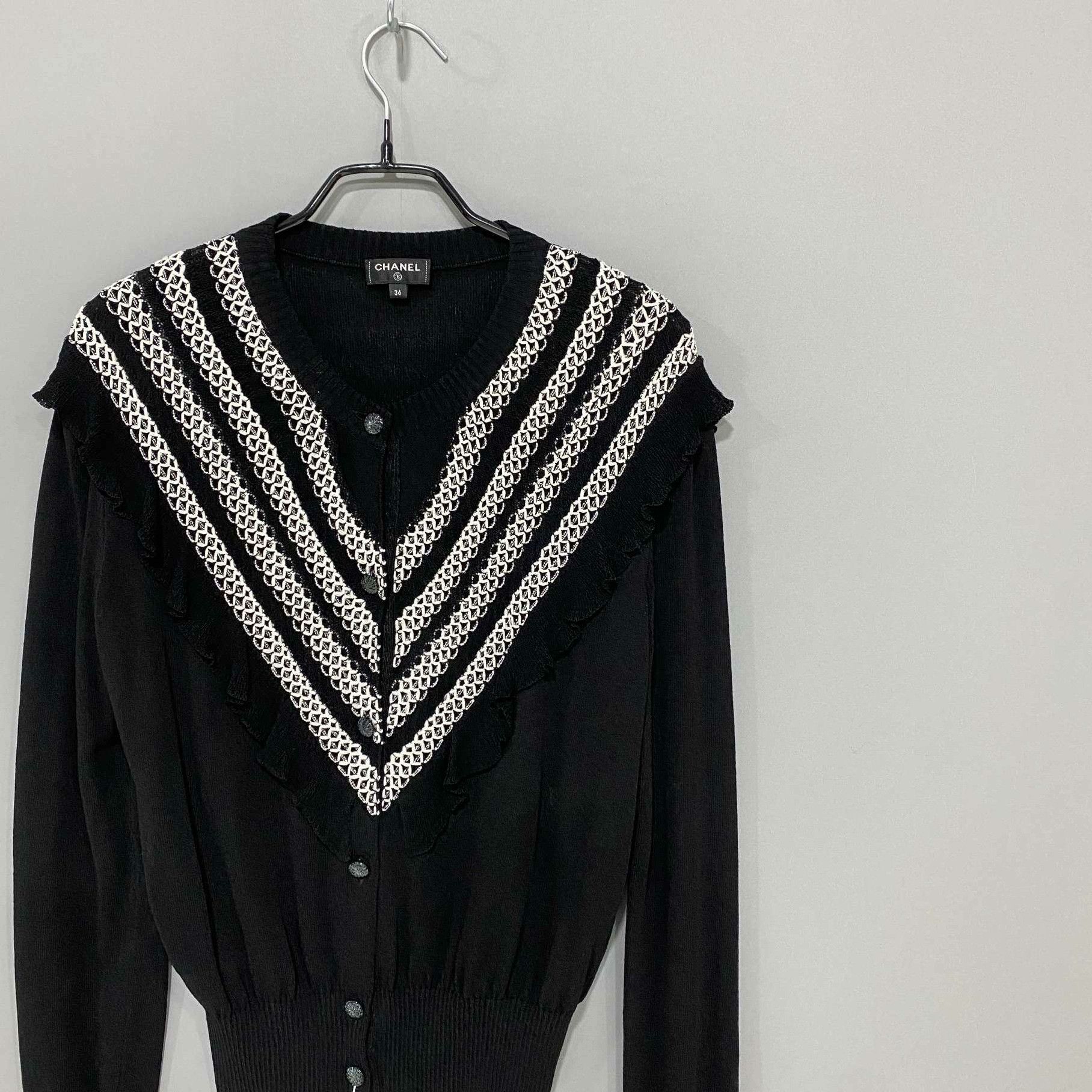 Chanel Chanel Sweater XS Women Size XS / US 0-2 / IT 36-38 - 2 Thumbnail