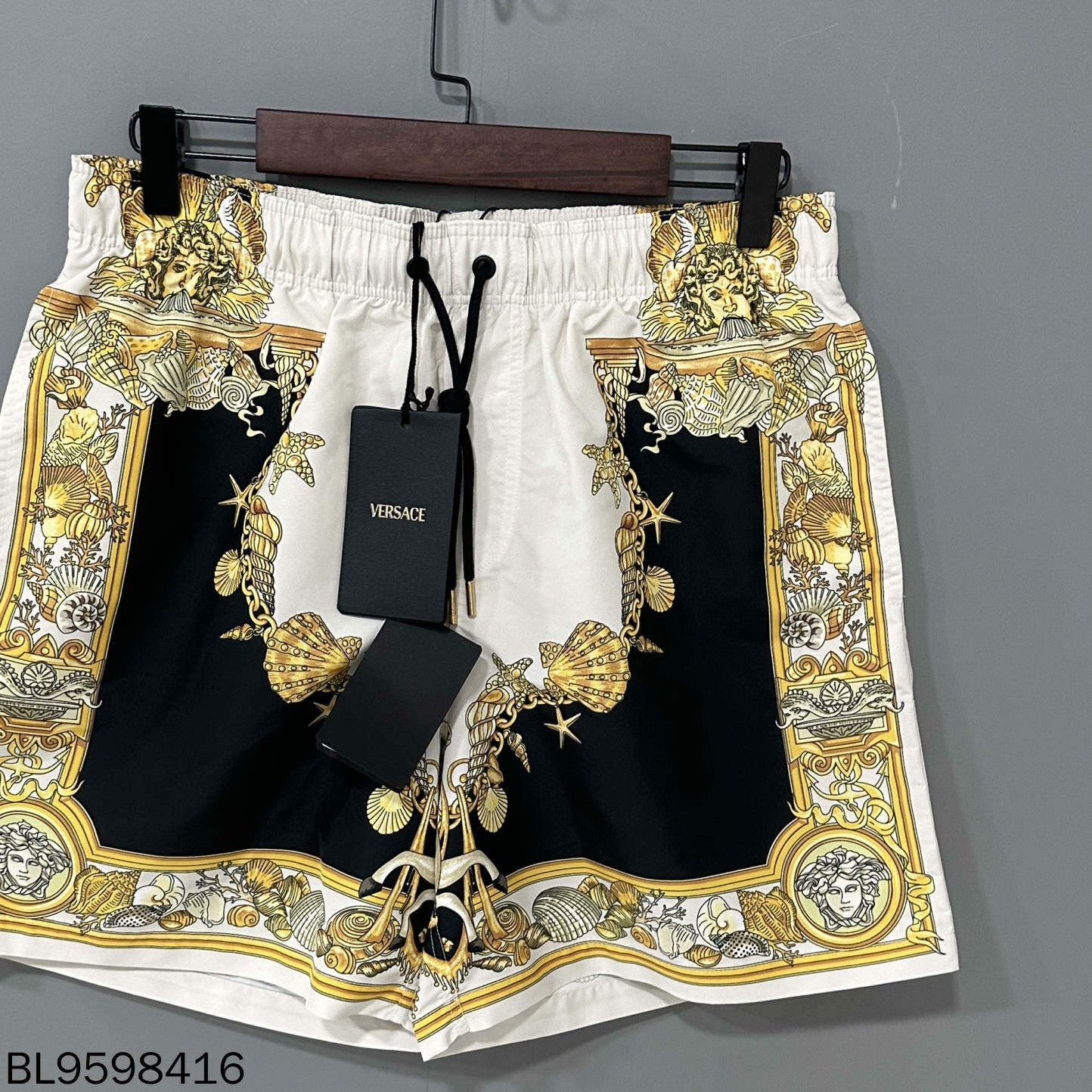 Versace Versace Silk Shorts 30 Men Size US 30 / EU 46 - 2 Thumbnail