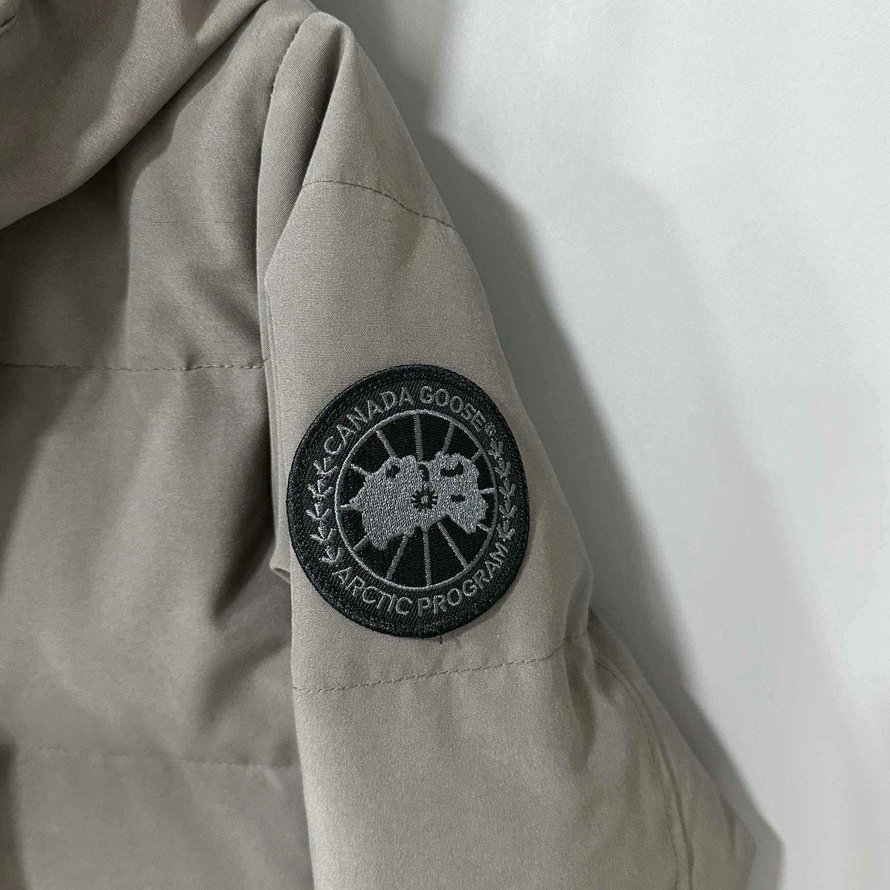 Canada Goose Canada Goose Down Gray Heavy Coat xs Men Size US XS / EU 42 / 0 - 4 Thumbnail