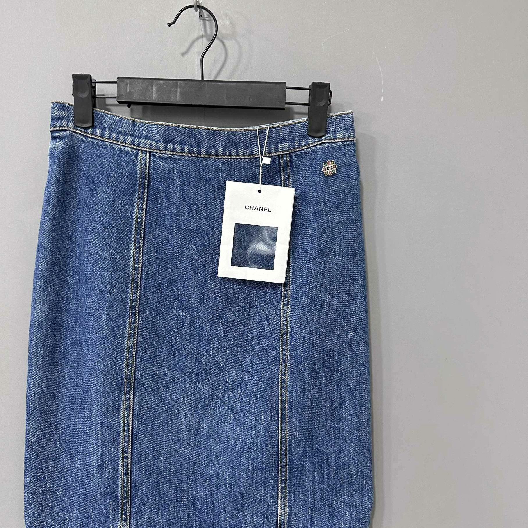 Chanel Chanel Denim Skirt 26 Women Size 26" / US 2 / IT 38 - 3 Thumbnail