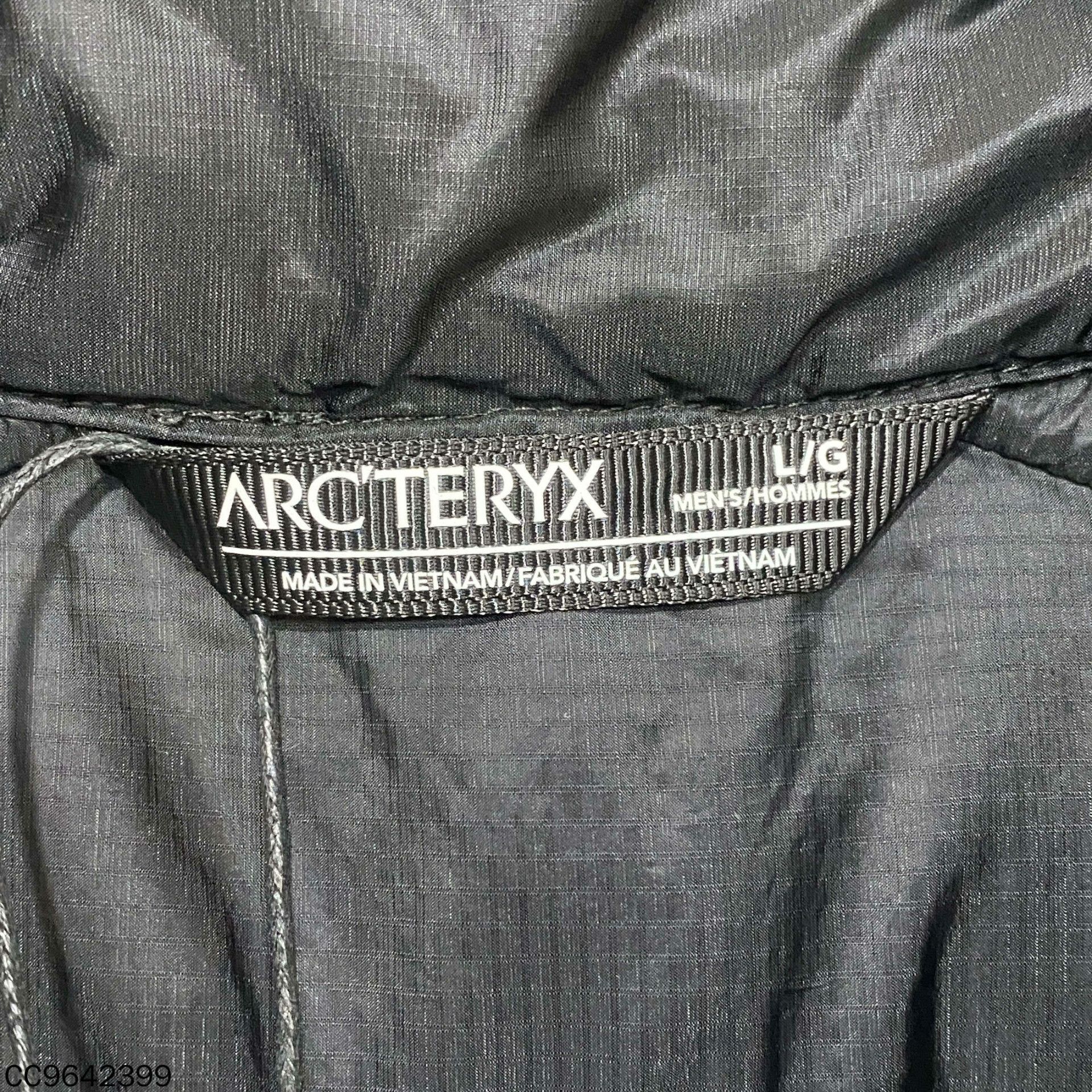 Arc'teryx Arc'teryx Retro Embroidered Vest l Men Size US L / EU 52-54 / 3 - 5 Thumbnail