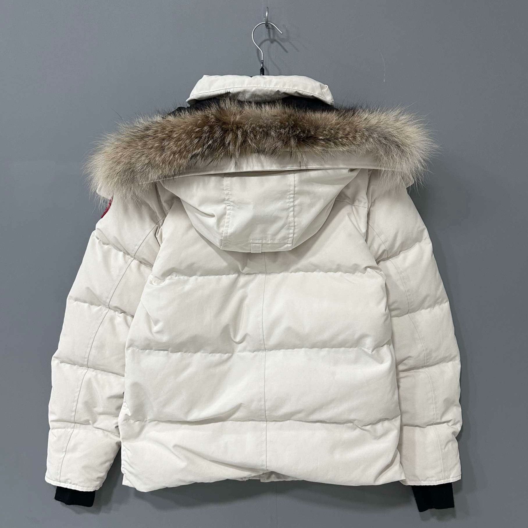 Canada Goose Canada Goose Down White Heavy Coat s Men Size US S / EU 44-46 / 1 - 3 Thumbnail