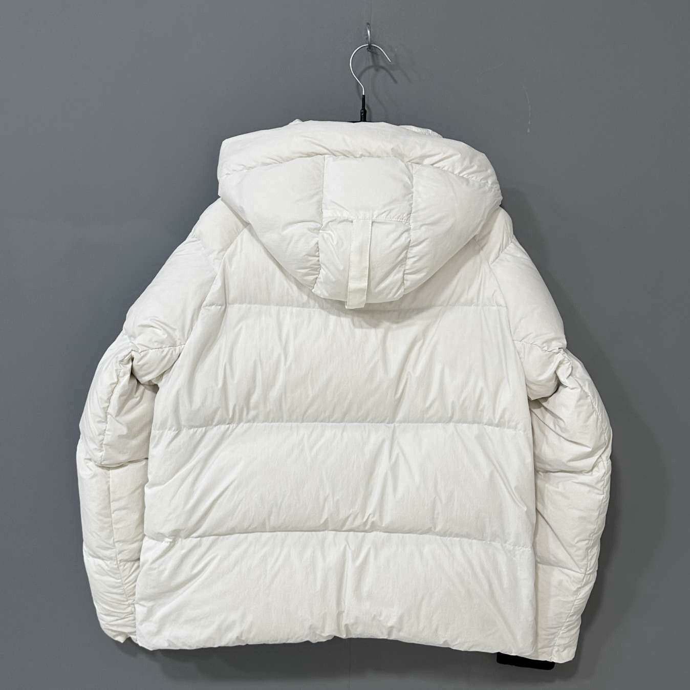 Canada Goose Canada Goose Down White Heavy Coat s Men Size US S / EU 44-46 / 1 - 3 Thumbnail