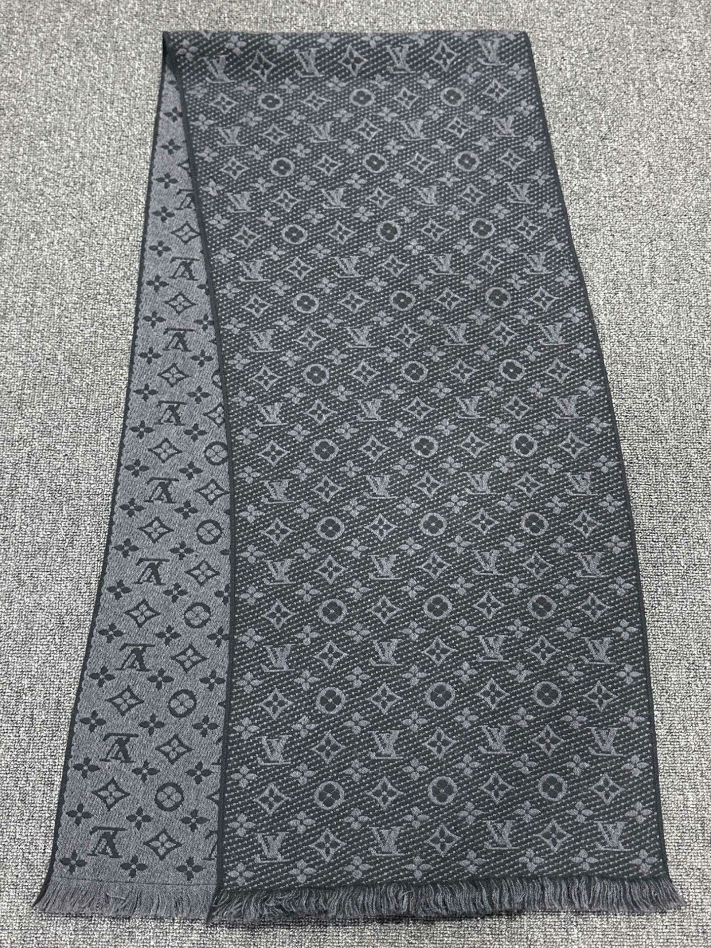 Louis Vuitton Louis Vuitton Wool Gray Scarf one size Men Size ONE SIZE - 3 Thumbnail