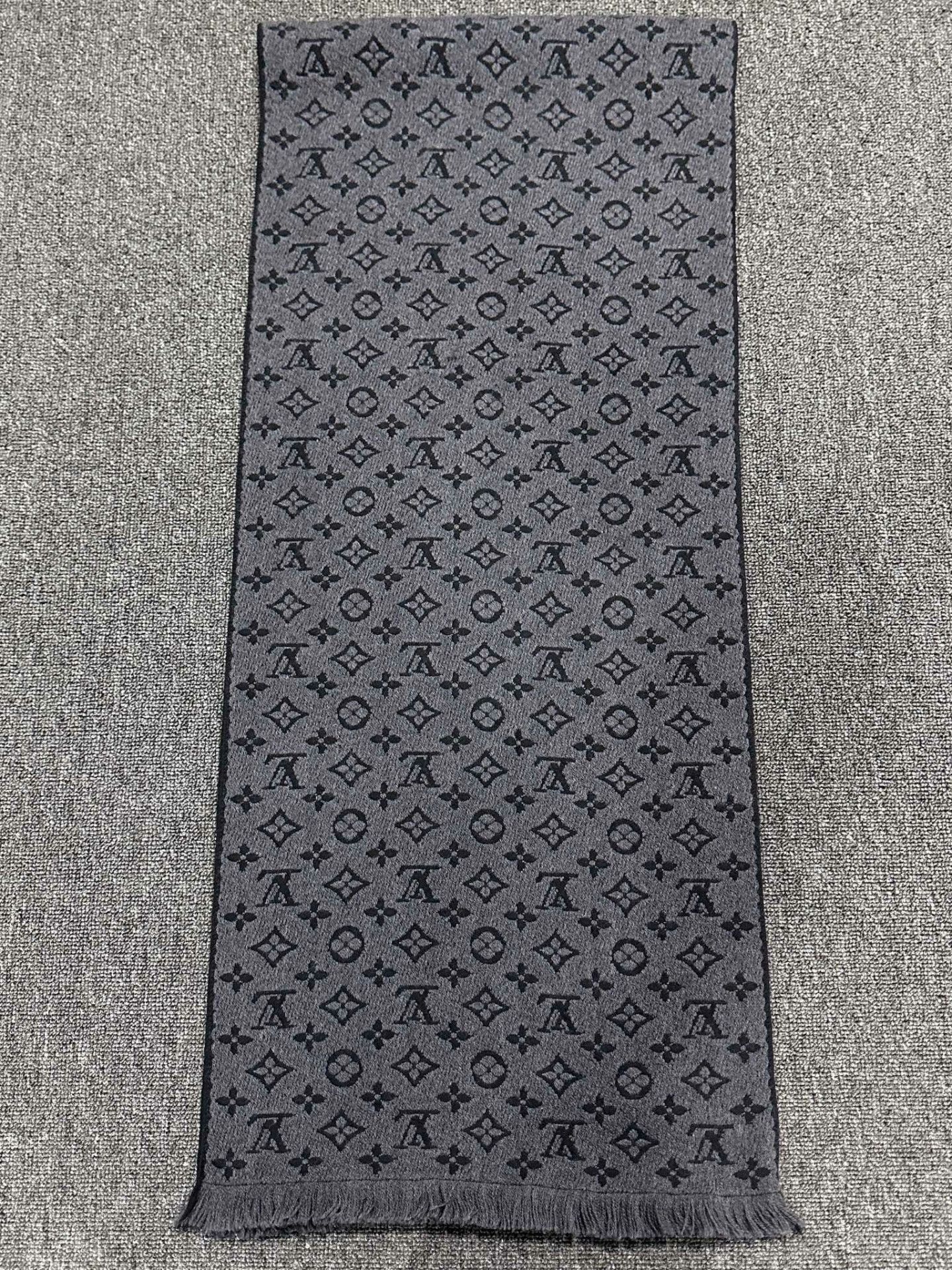 Louis Vuitton Louis Vuitton Wool Gray Scarf one size Men Size ONE SIZE - 2 Thumbnail