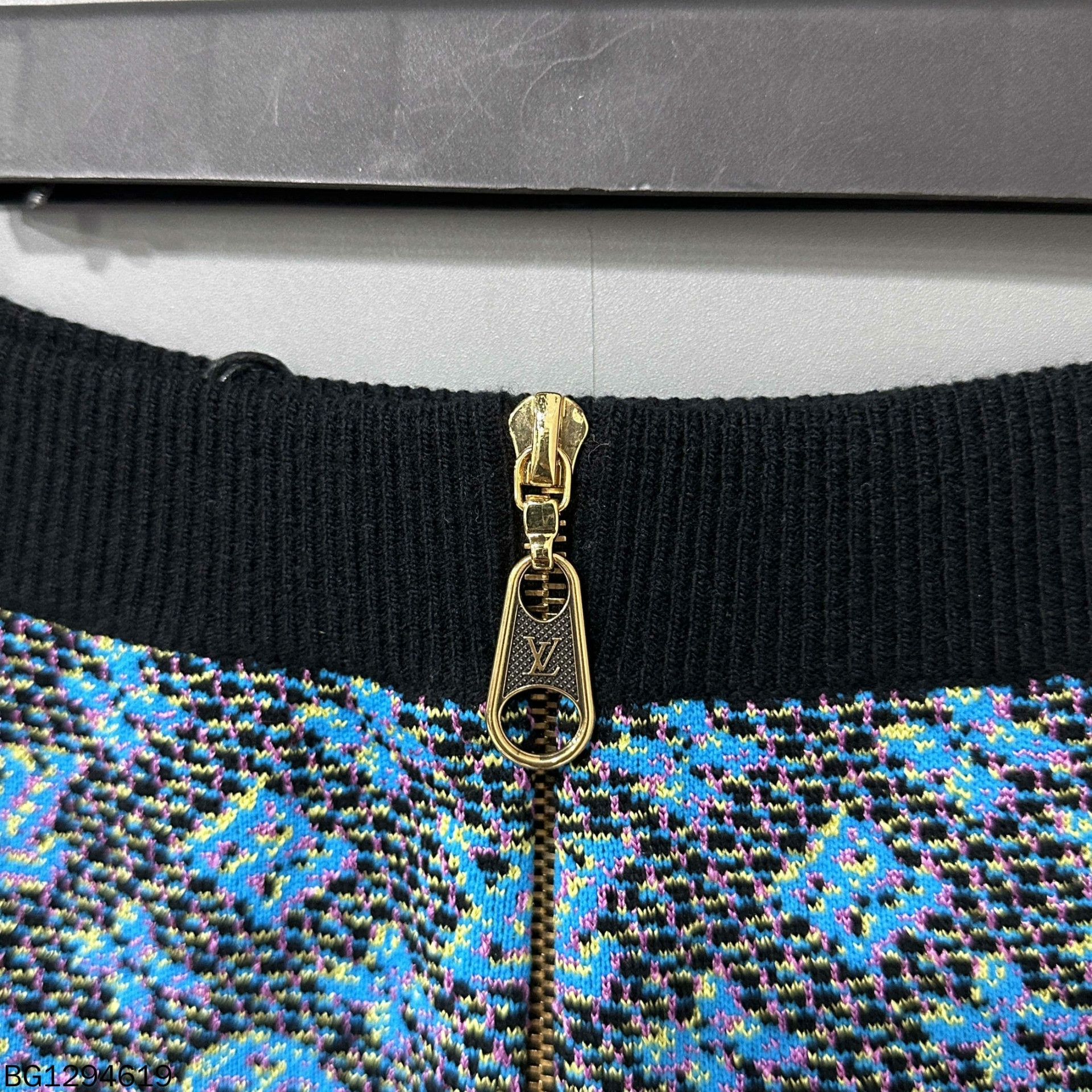 Louis Vuitton Louis Vuitton Skirt 28 Women Size 28" / US 6 / IT 42 - 7 Thumbnail