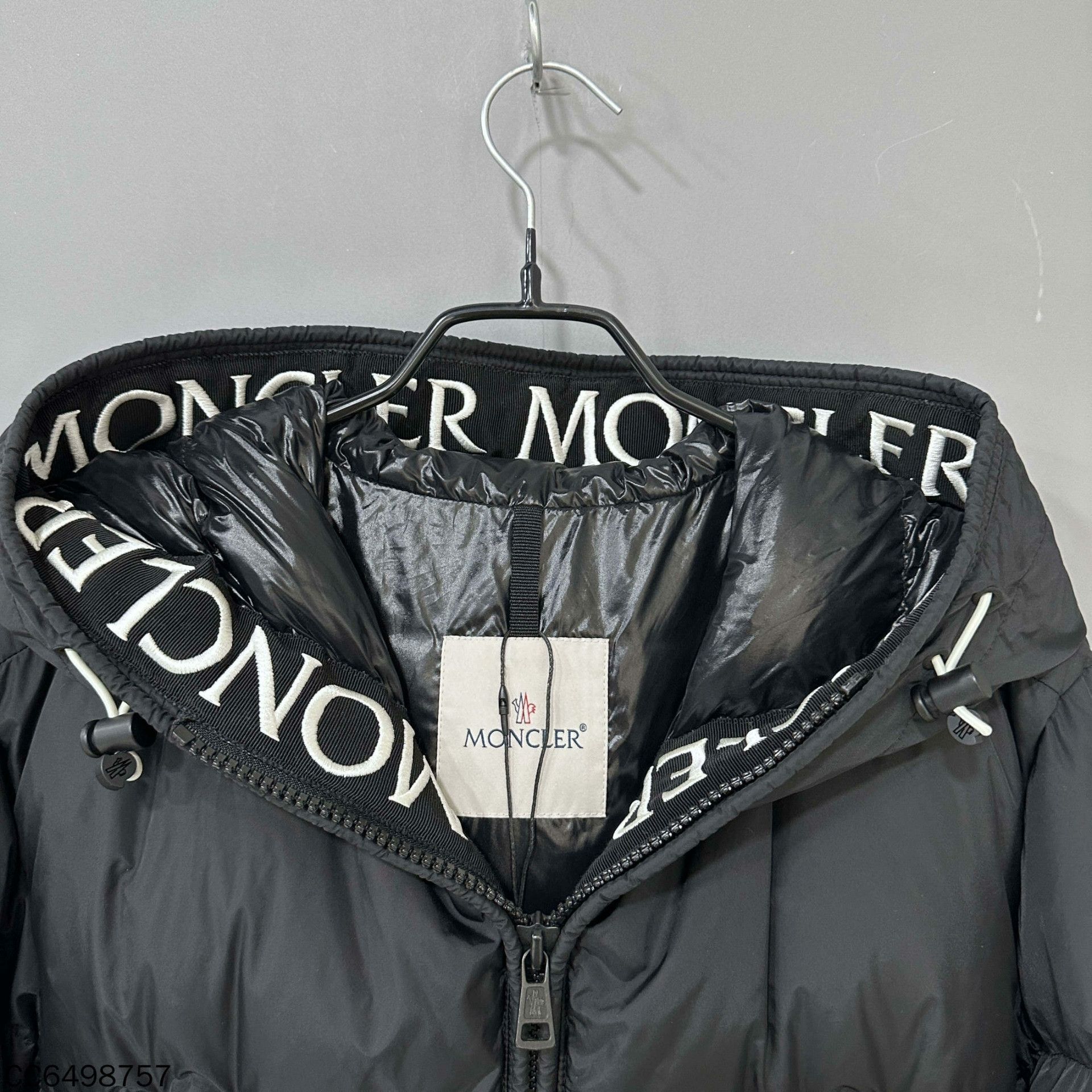 Moncler Moncler Down Embroidered Black Heavy Coat s Men Size US S / EU 44-46 / 1 - 4 Thumbnail