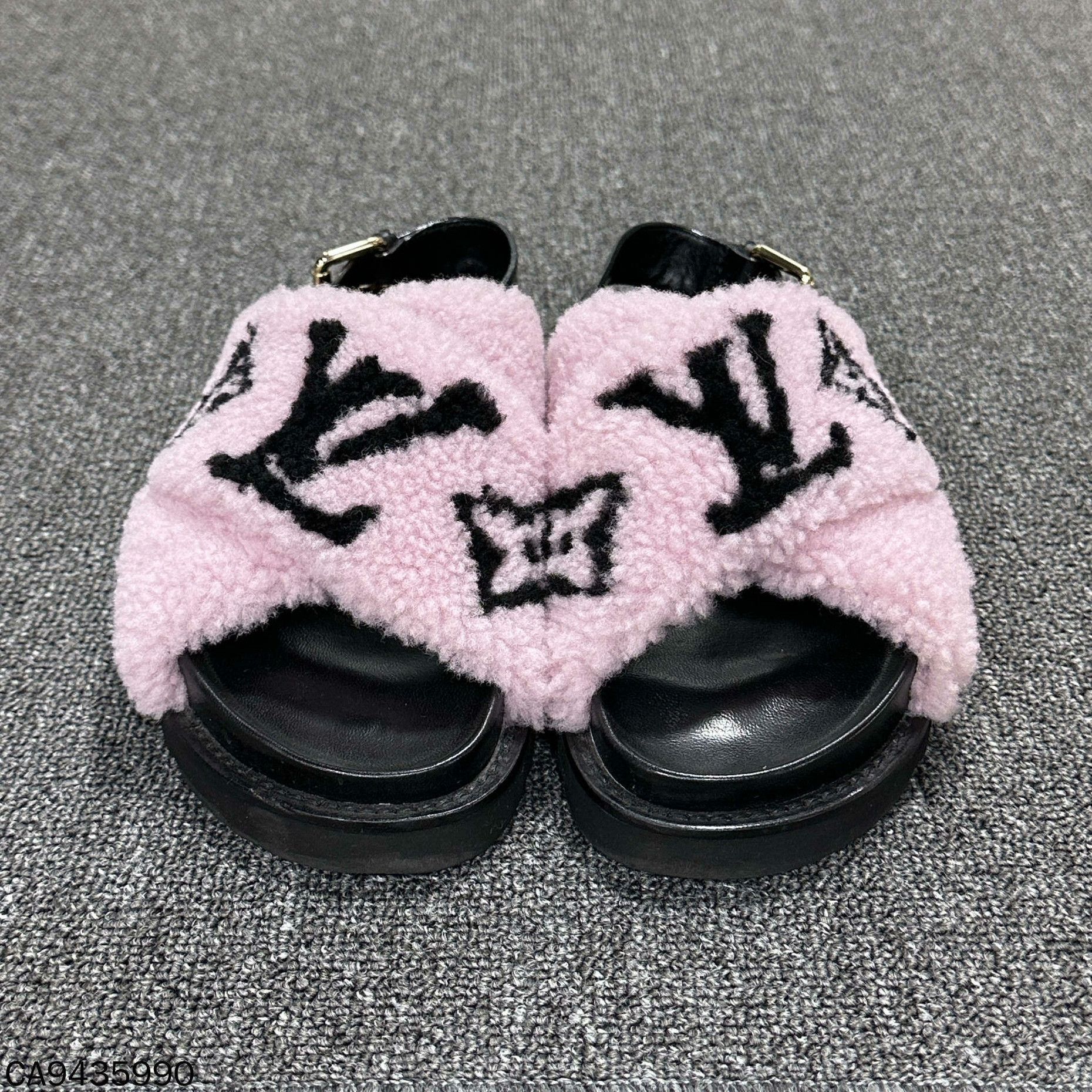 Louis Vuitton Louis Vuitton Pink Sandals 35 Women Size US 5 / IT 35 - 2 Thumbnail