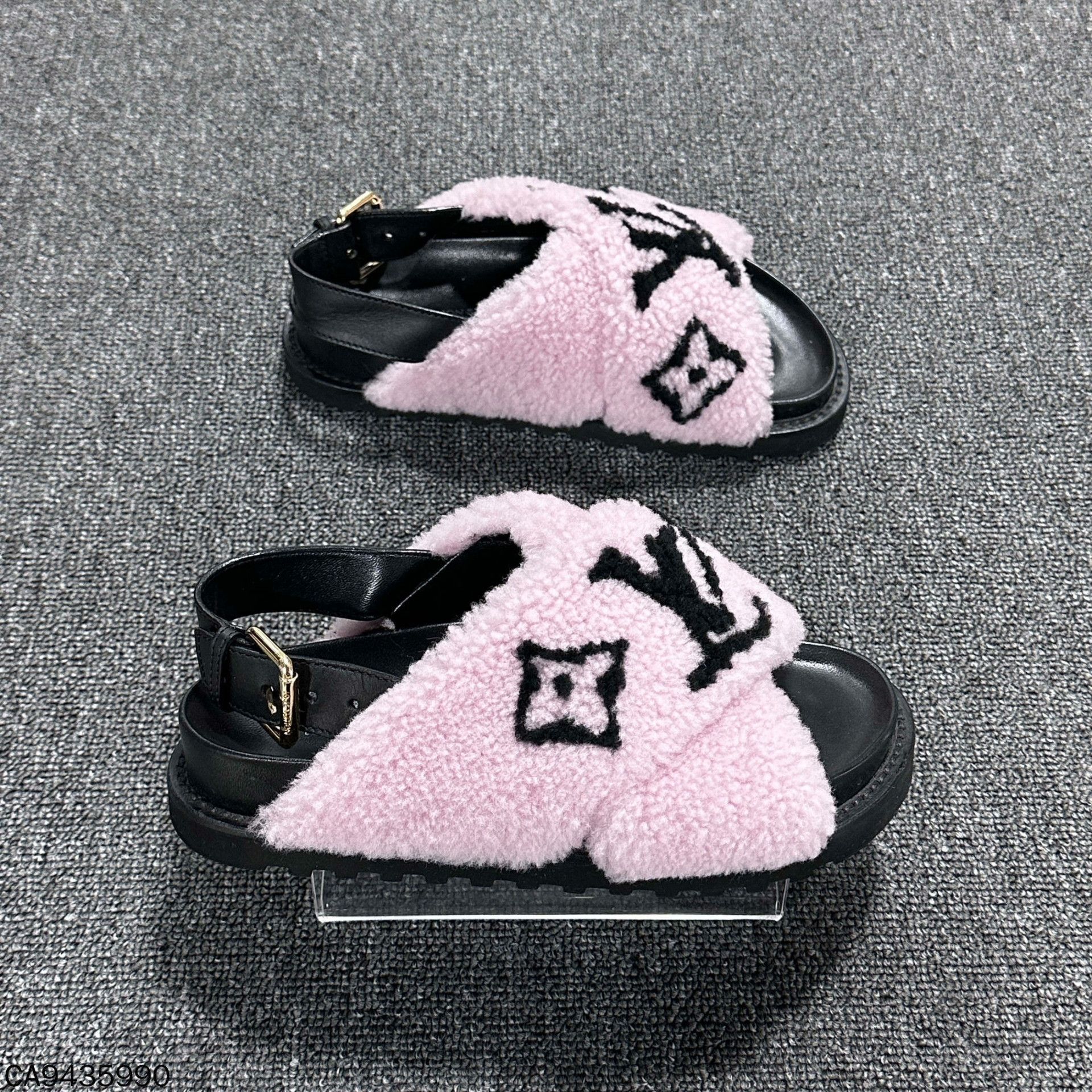 Louis Vuitton Louis Vuitton Pink Sandals 35 Women Size US 5 / IT 35 - 4 Thumbnail