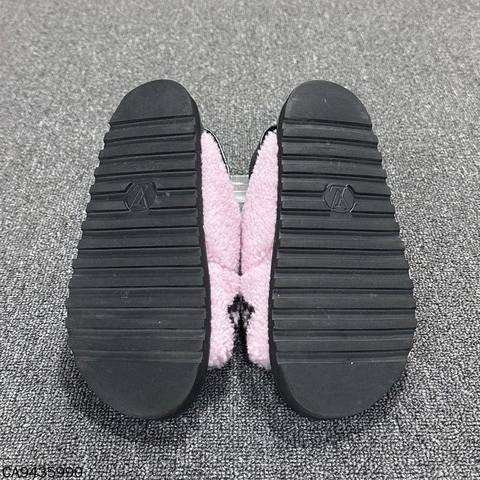 Louis Vuitton Louis Vuitton Pink Sandals 35 Women Size US 5 / IT 35 - 6 Thumbnail