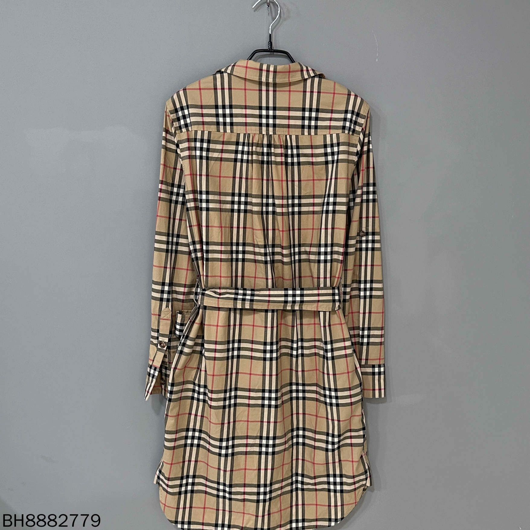 Burberry Burberry Plaid T-Shirt S Women Size S / US 4 / IT 40 - 3 Thumbnail