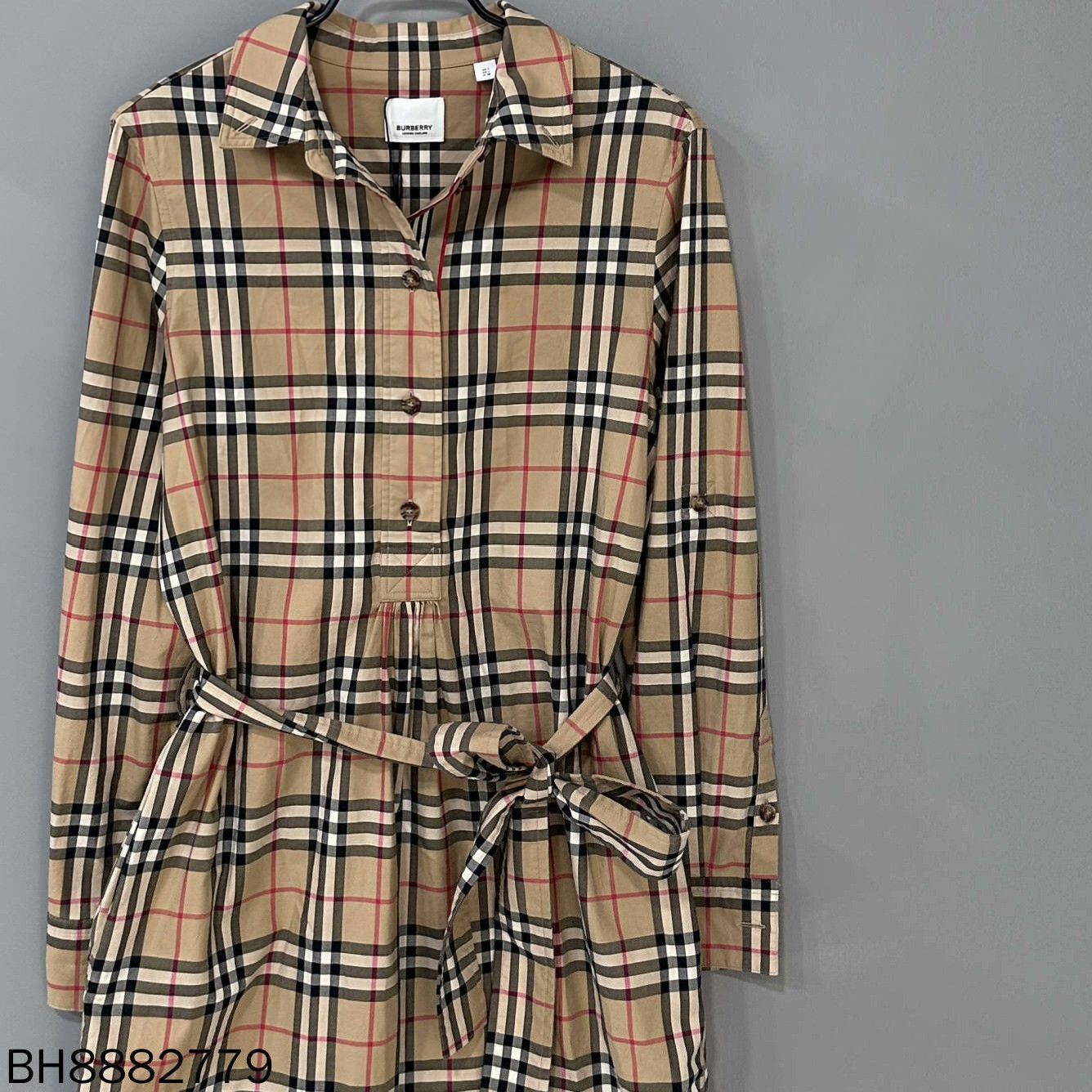 Burberry Burberry Plaid T-Shirt S Women Size S / US 4 / IT 40 - 2 Thumbnail