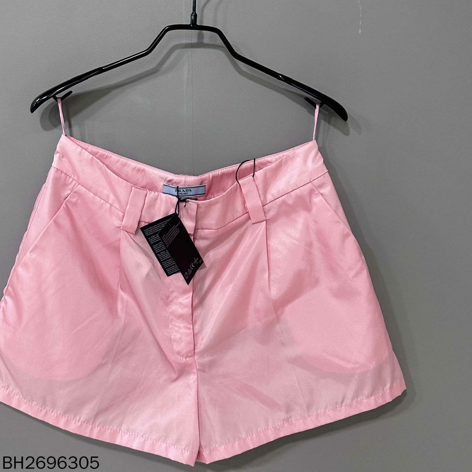Prada Prada Nylon Pink Shorts 30 Men Size US 30 / EU 46 - 2 Thumbnail