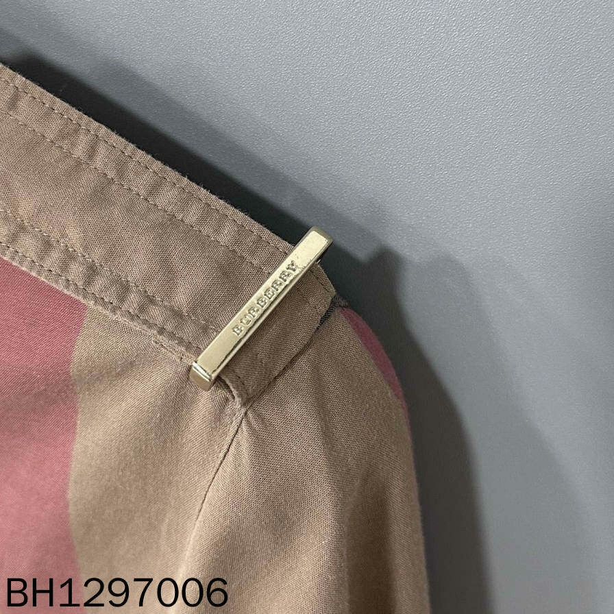 Burberry Burberry Plaid T-Shirt XS Women Size XS / US 0-2 / IT 36-38 - 6 Thumbnail