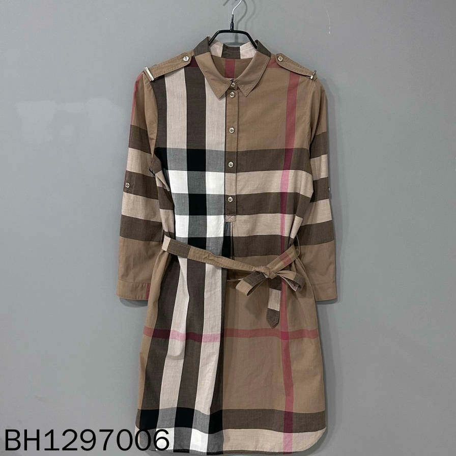 Burberry Burberry Plaid T-Shirt XS Women Size XS / US 0-2 / IT 36-38 - 2 Thumbnail