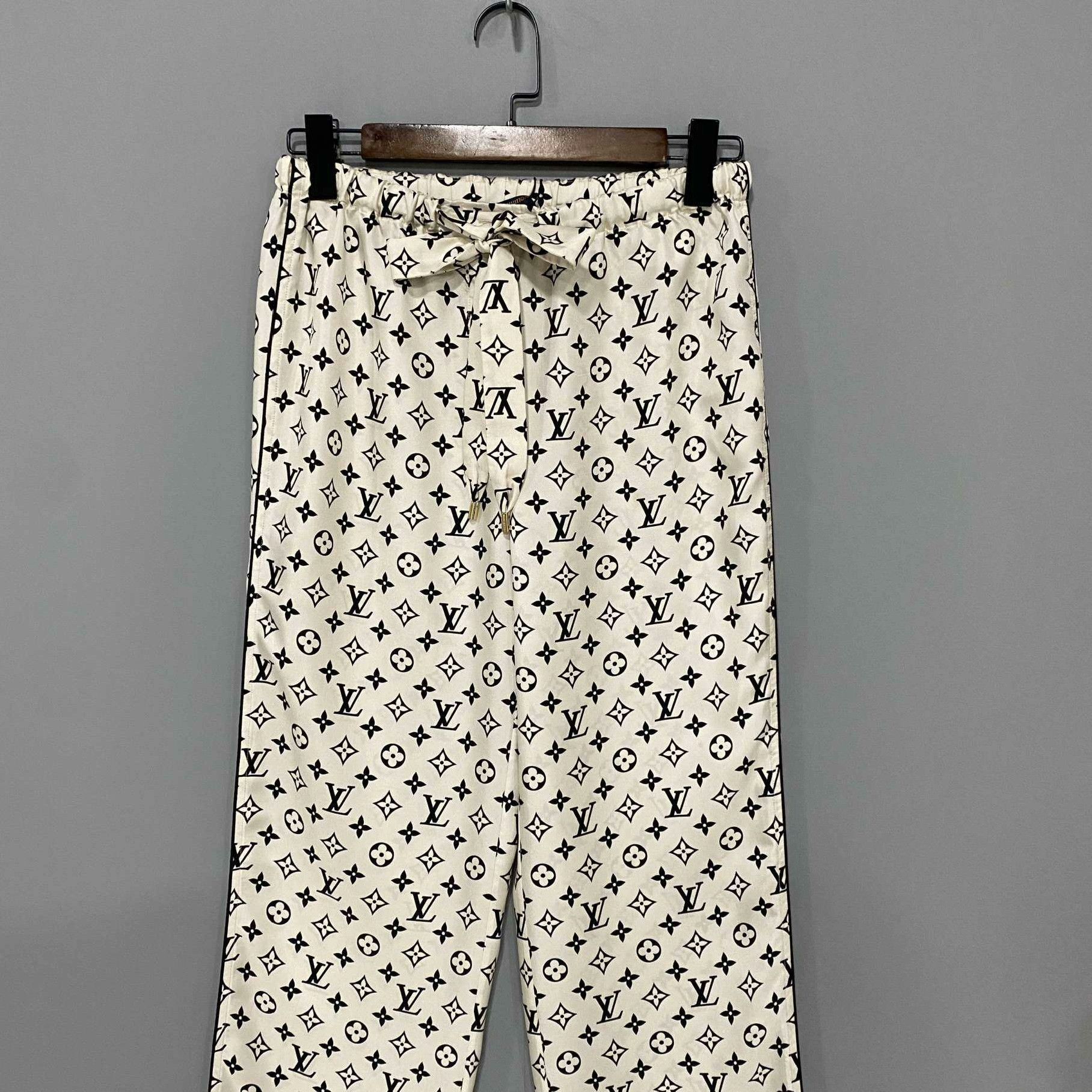 Louis Vuitton Louis Vuitton Silk Pants 30 Women Size 30" / US 8 / IT 44 - 2 Thumbnail