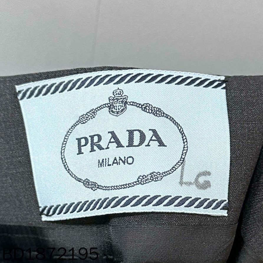 Prada Prada Black T-Shirt M Women Size M / US 6-8 / IT 42-44 - 4 Thumbnail